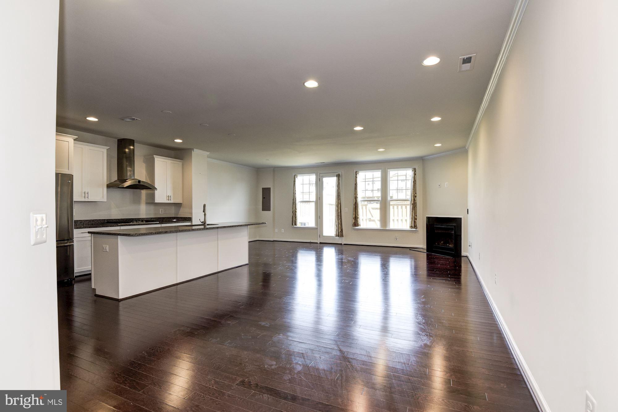 42524 BENFOLD SQUARE