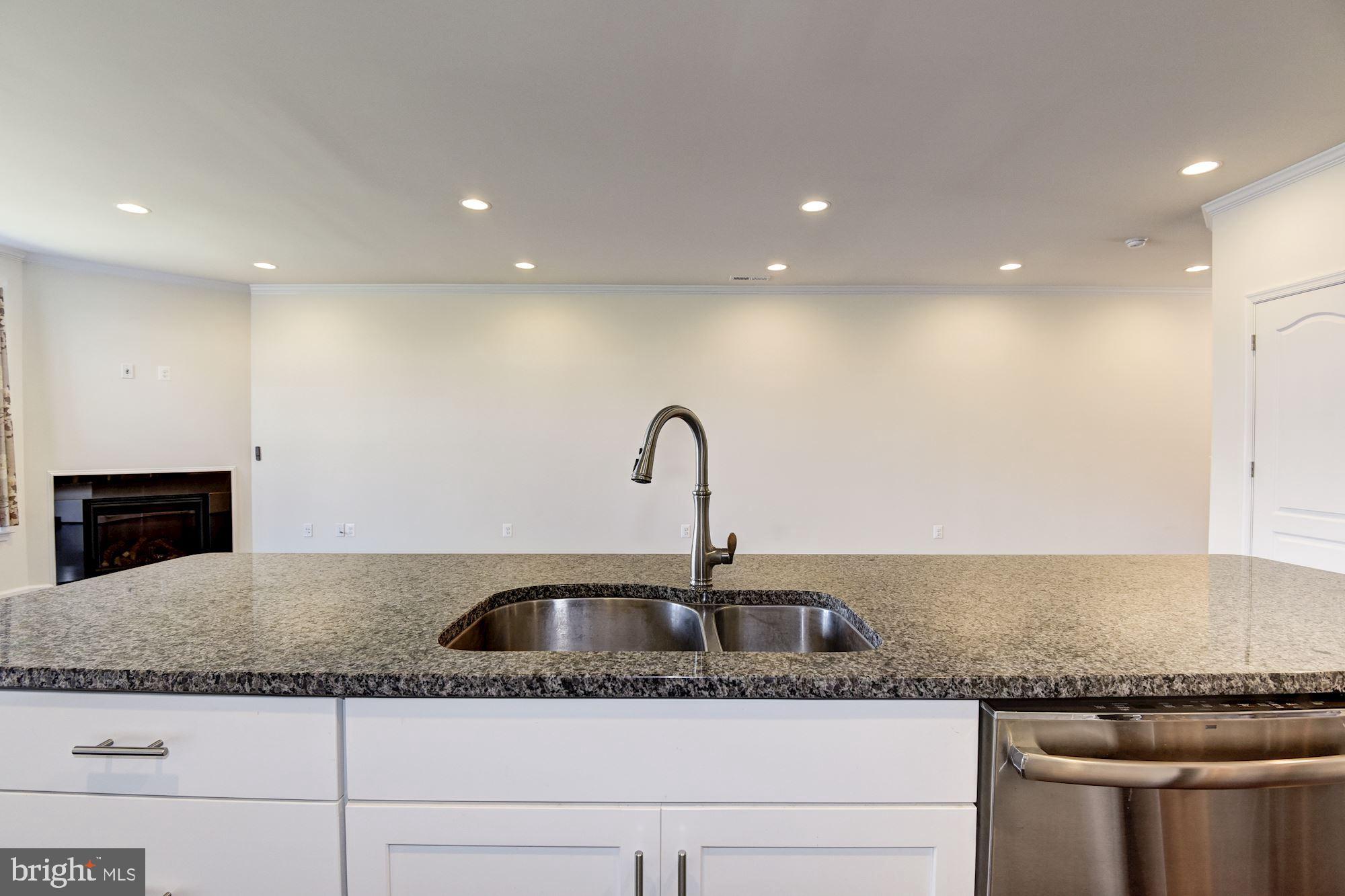 42524 BENFOLD SQUARE