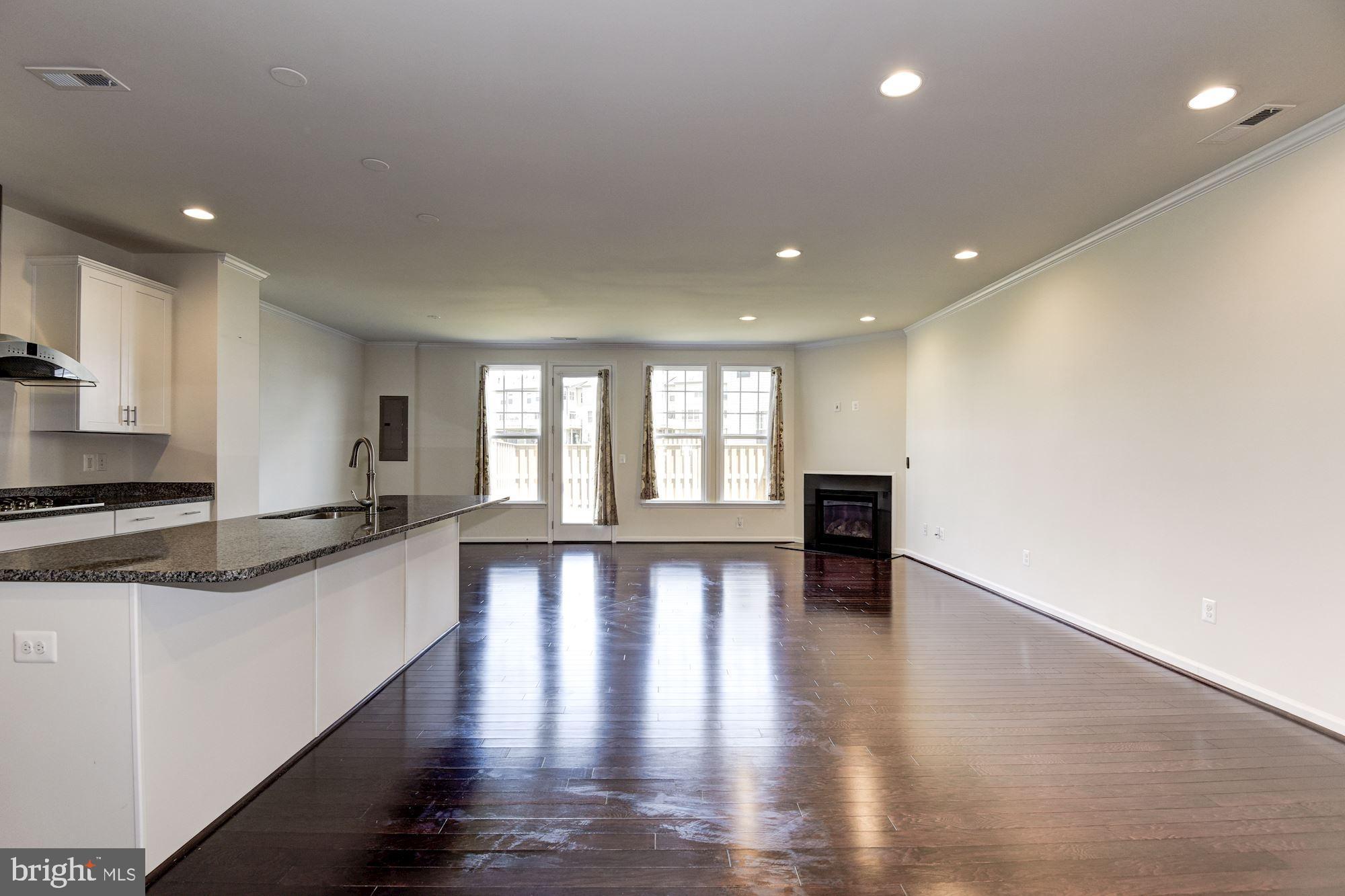 42524 BENFOLD SQUARE