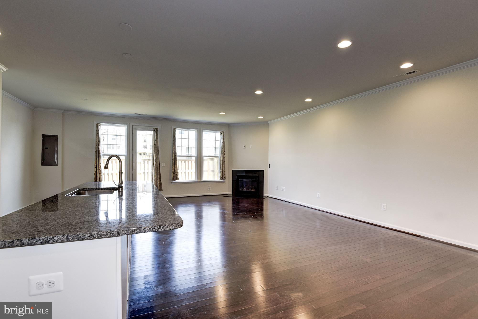 42524 BENFOLD SQUARE