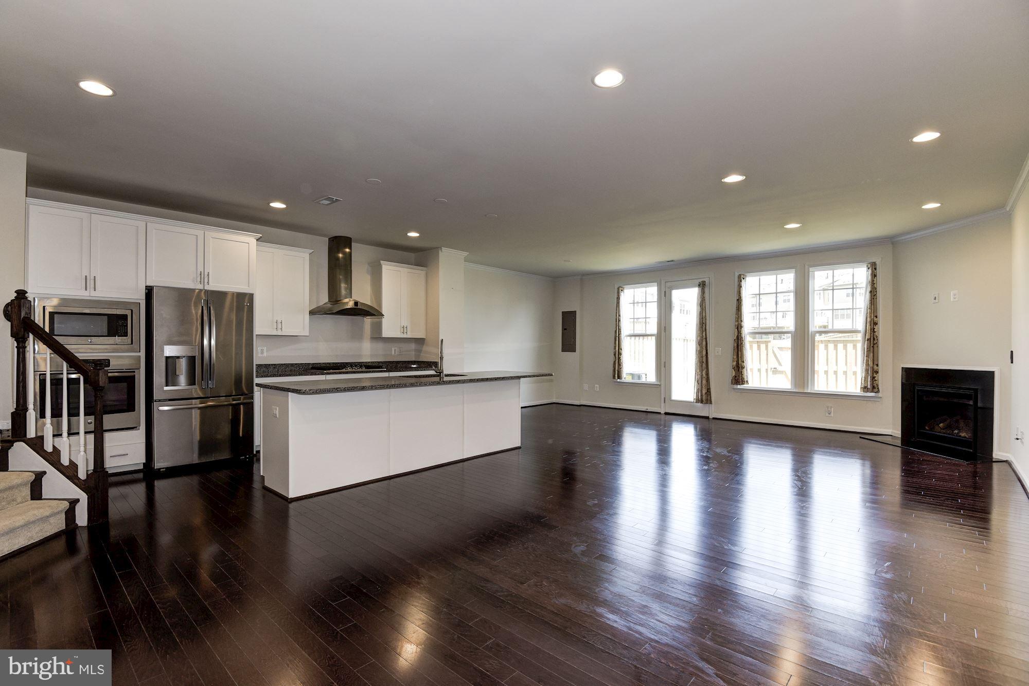 42524 BENFOLD SQUARE