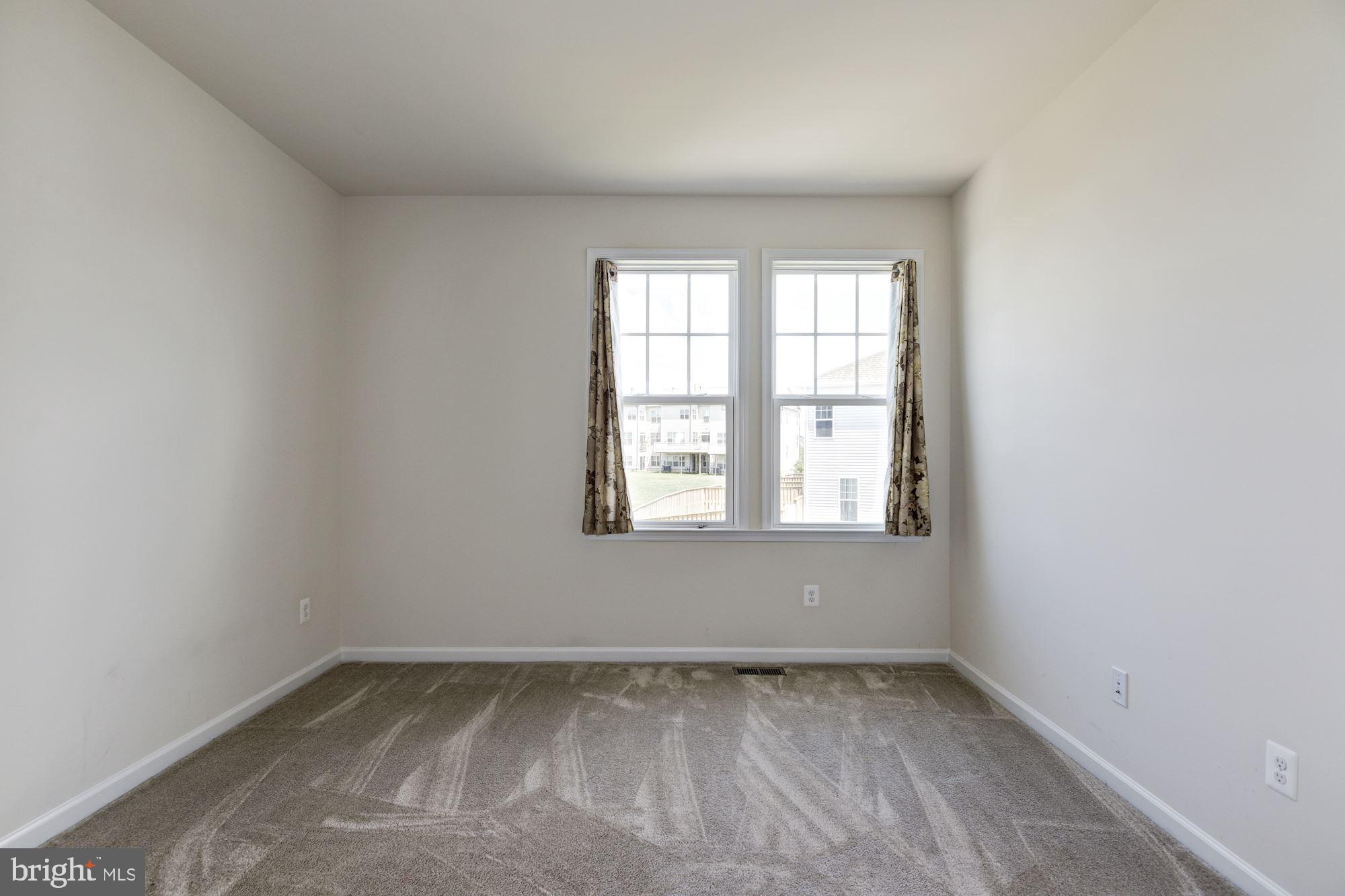 42524 BENFOLD SQUARE