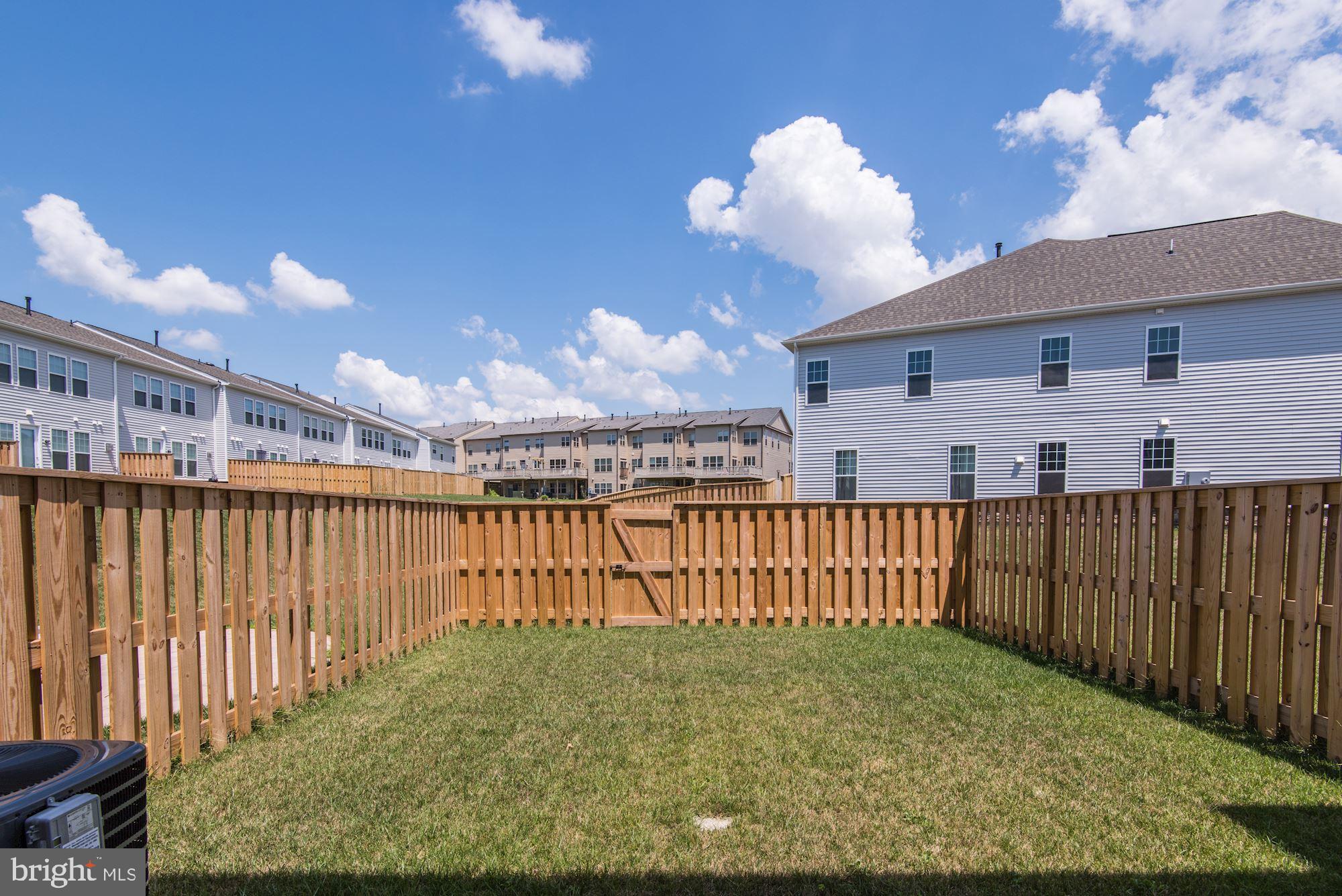 42524 BENFOLD SQUARE
