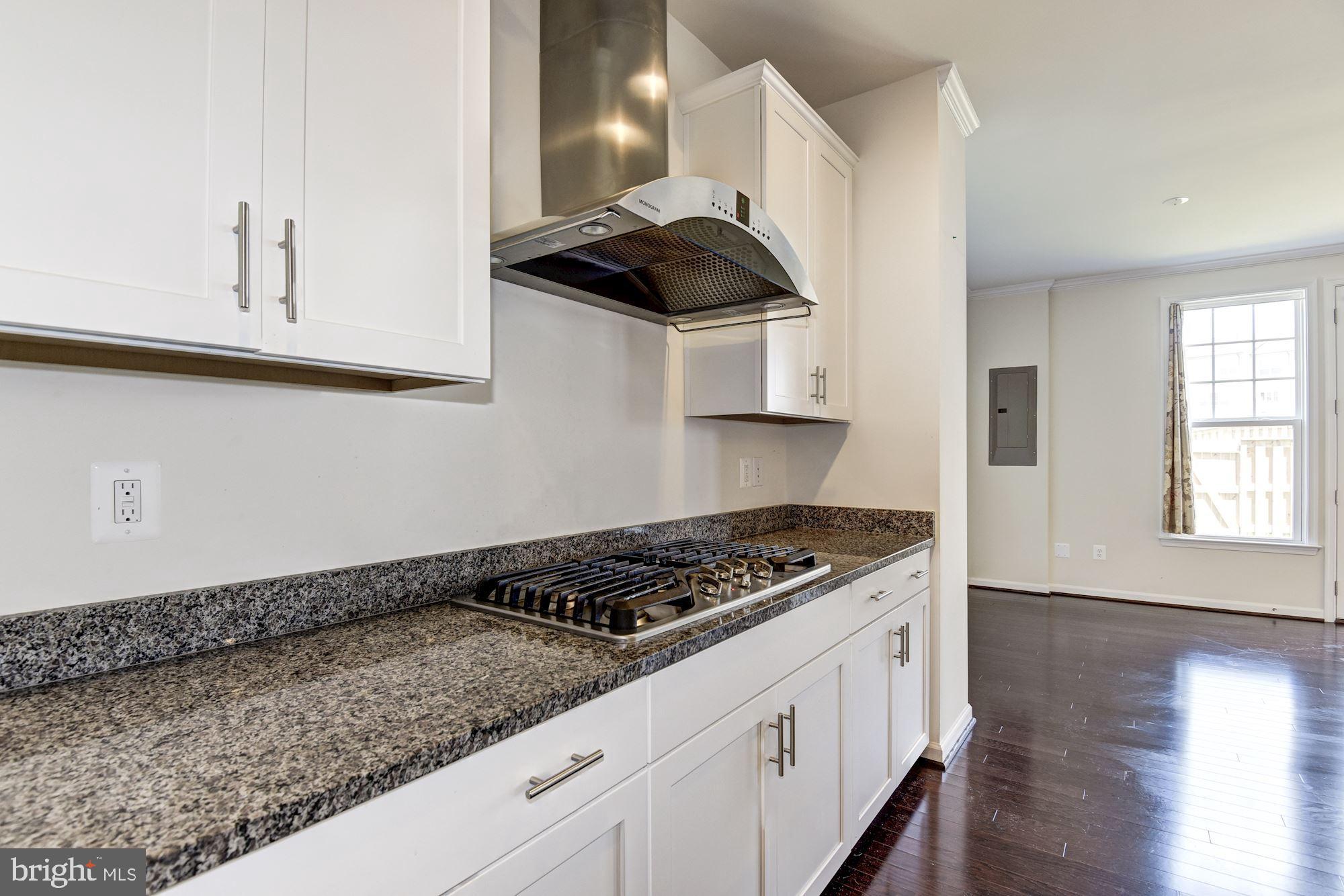 42524 BENFOLD SQUARE
