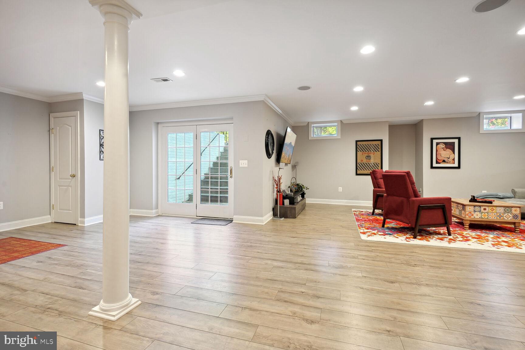 5350 WALKERTON COURT