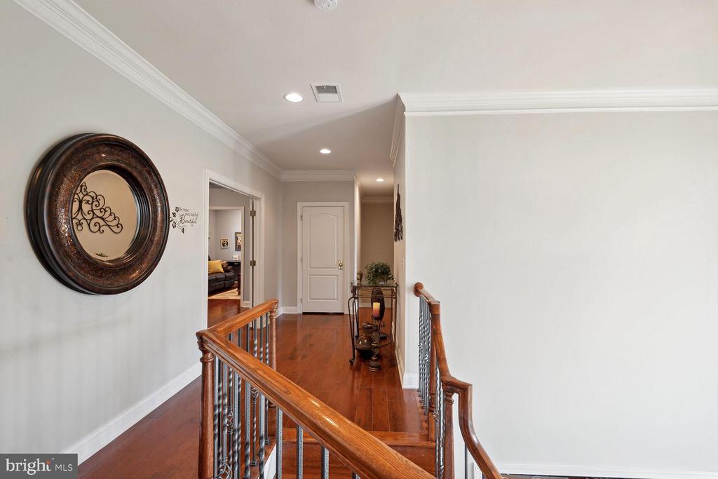 5350 WALKERTON COURT
