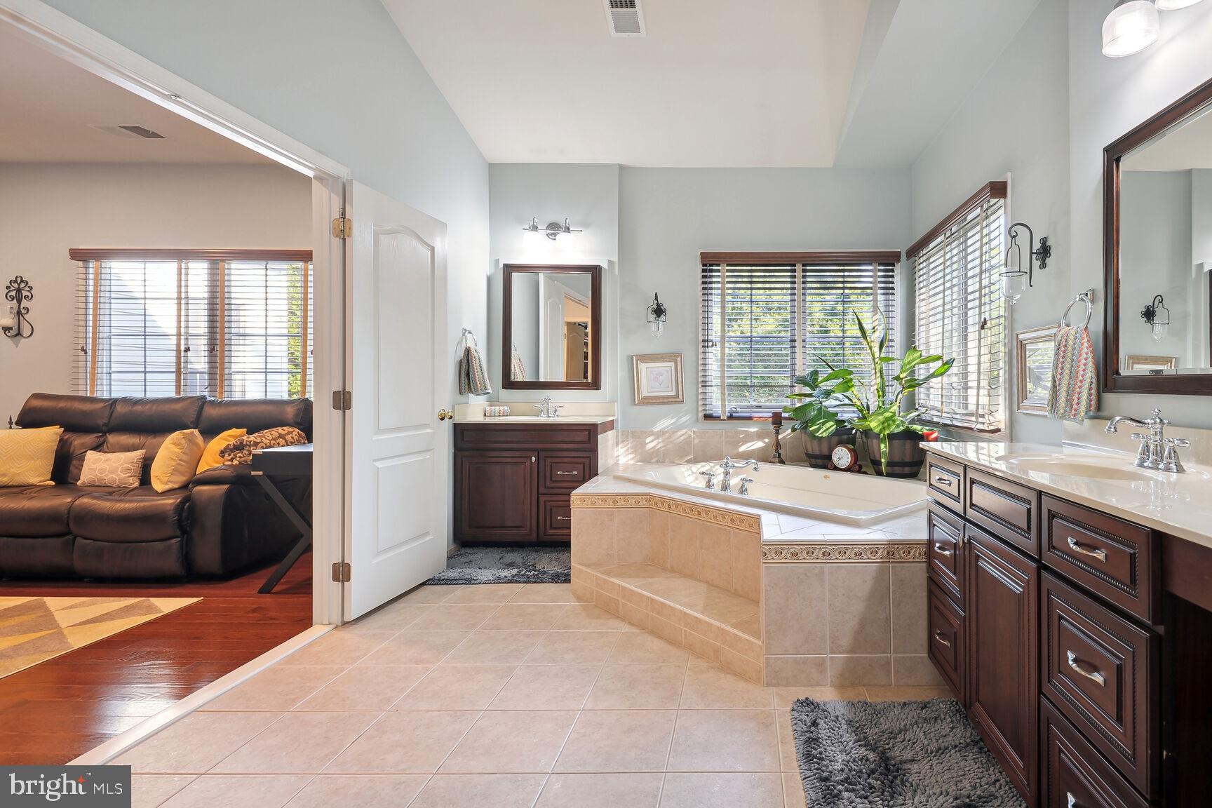 5350 WALKERTON COURT