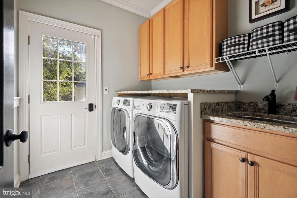 5350 WALKERTON COURT