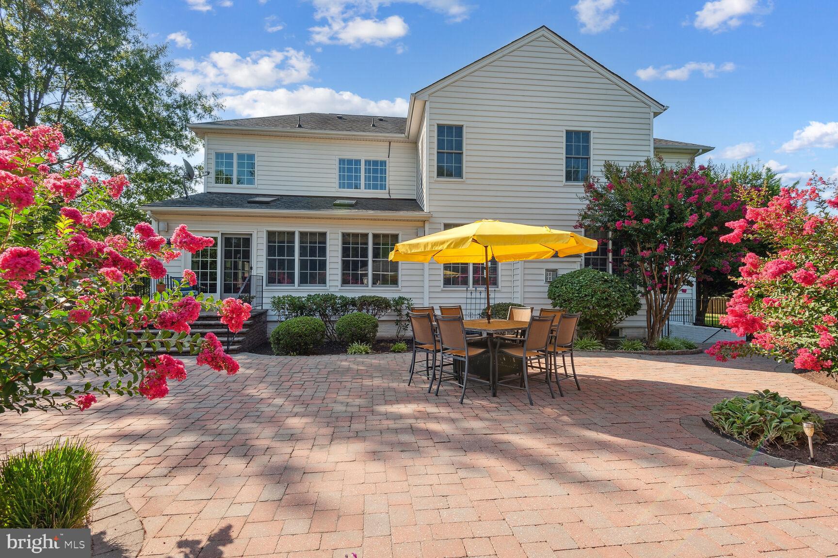 5350 WALKERTON COURT