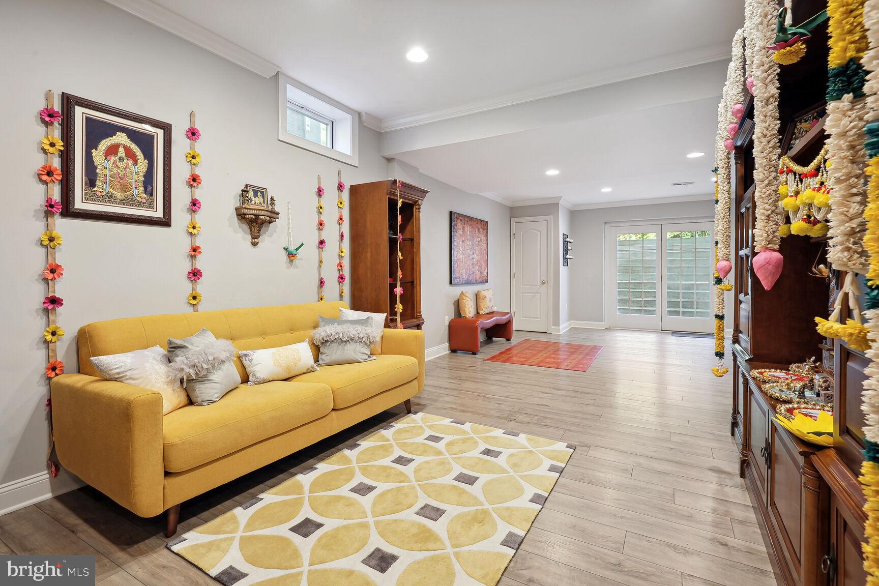 5350 WALKERTON COURT