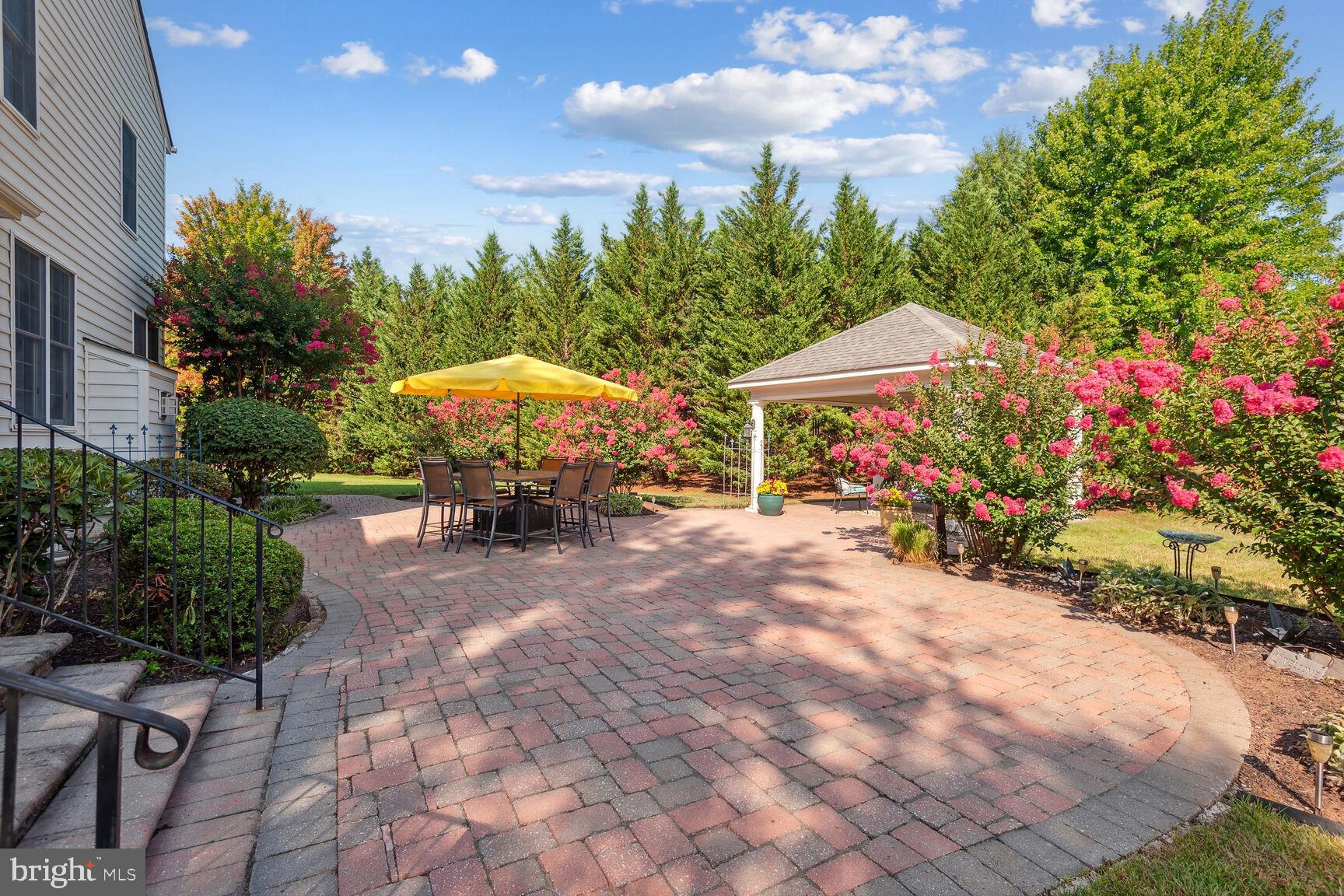 5350 WALKERTON COURT