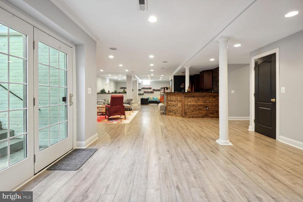 5350 WALKERTON COURT