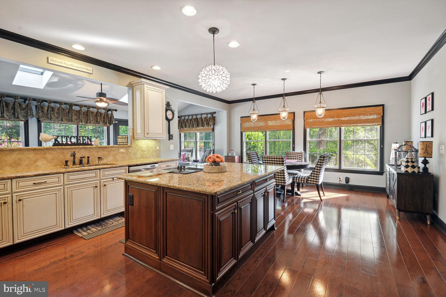 5350 WALKERTON COURT