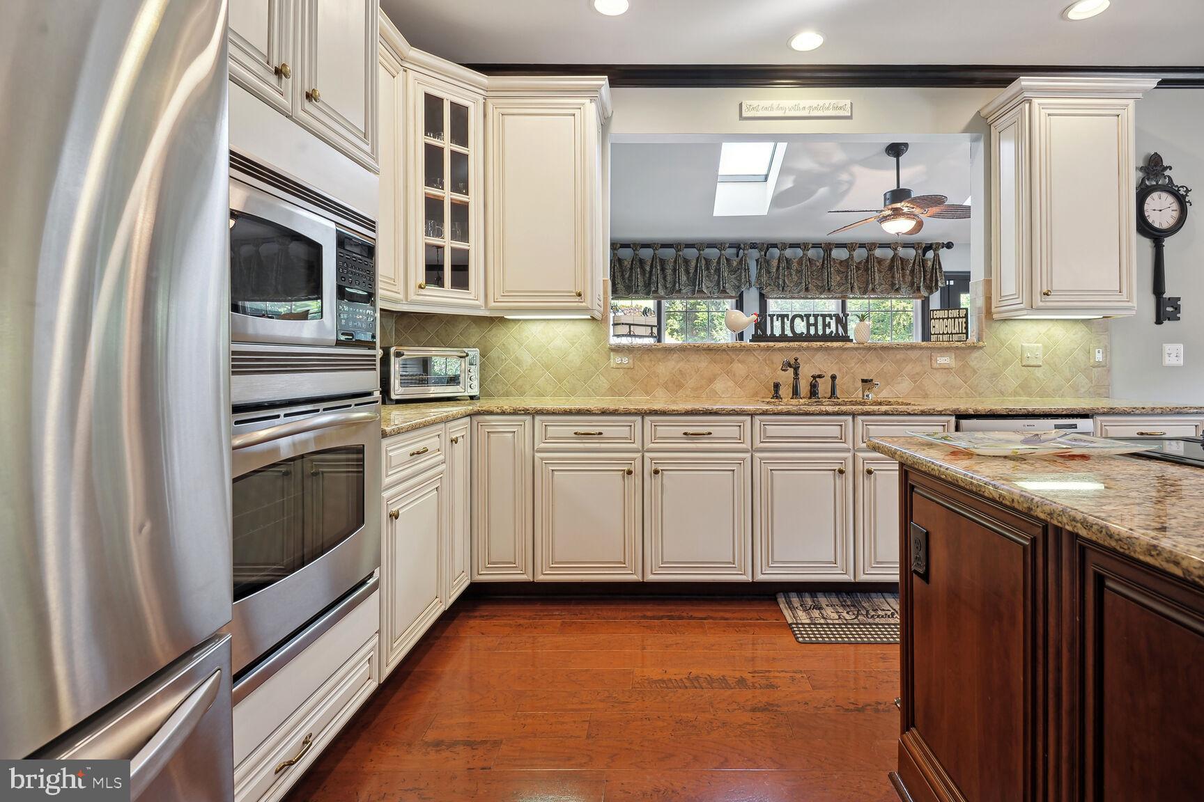 5350 WALKERTON COURT