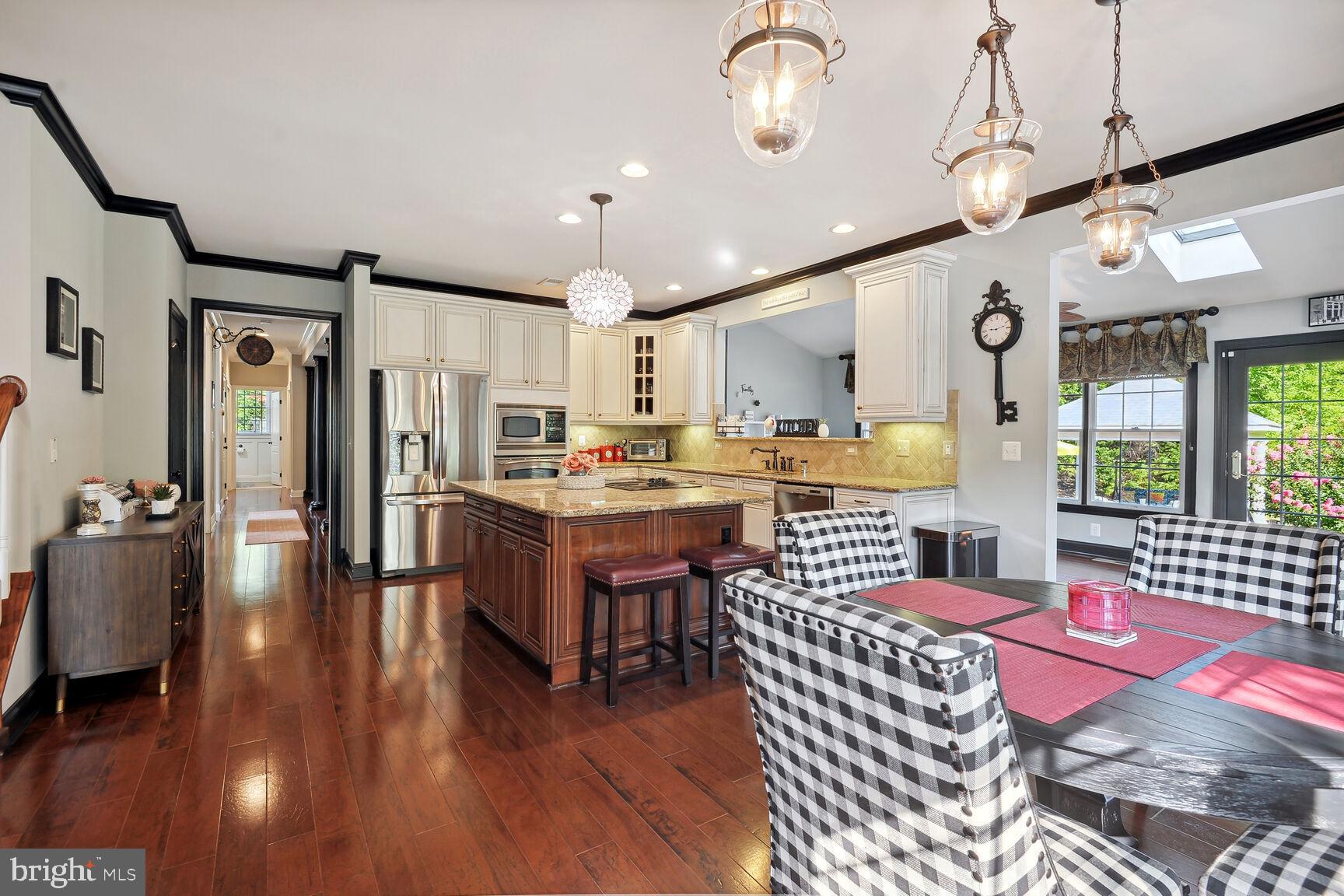 5350 WALKERTON COURT