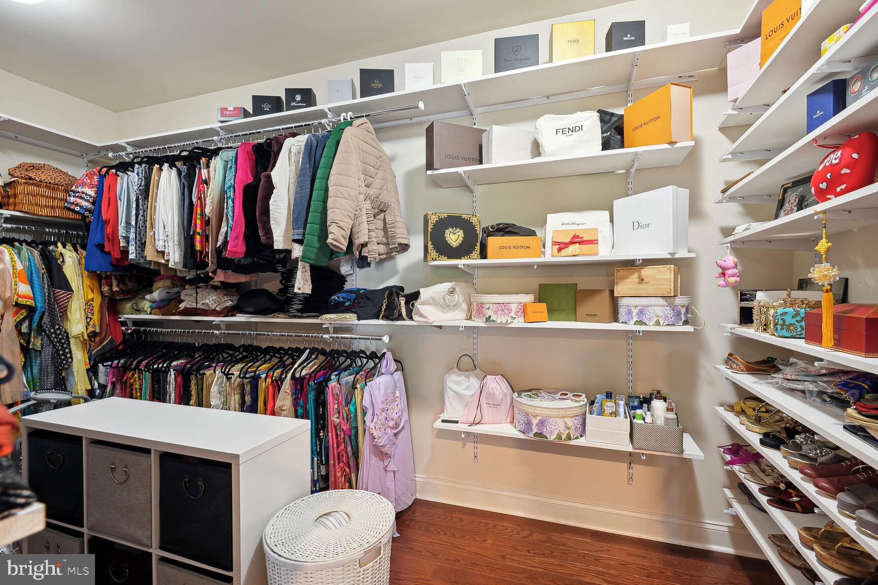 5350 WALKERTON COURT