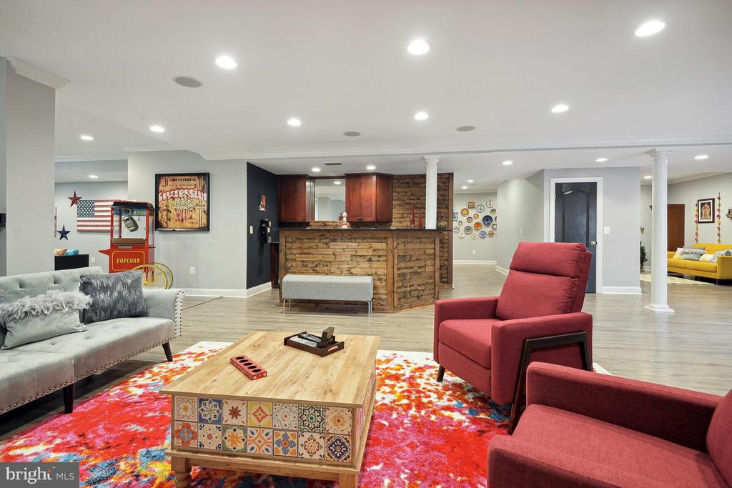 5350 WALKERTON COURT