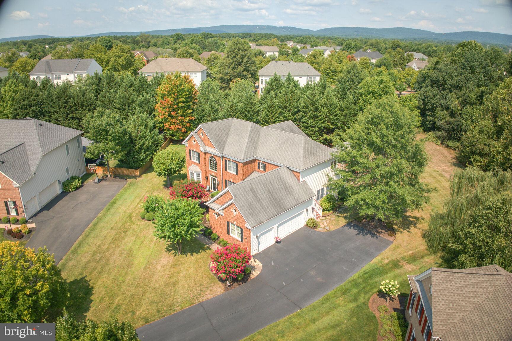 5350 WALKERTON COURT