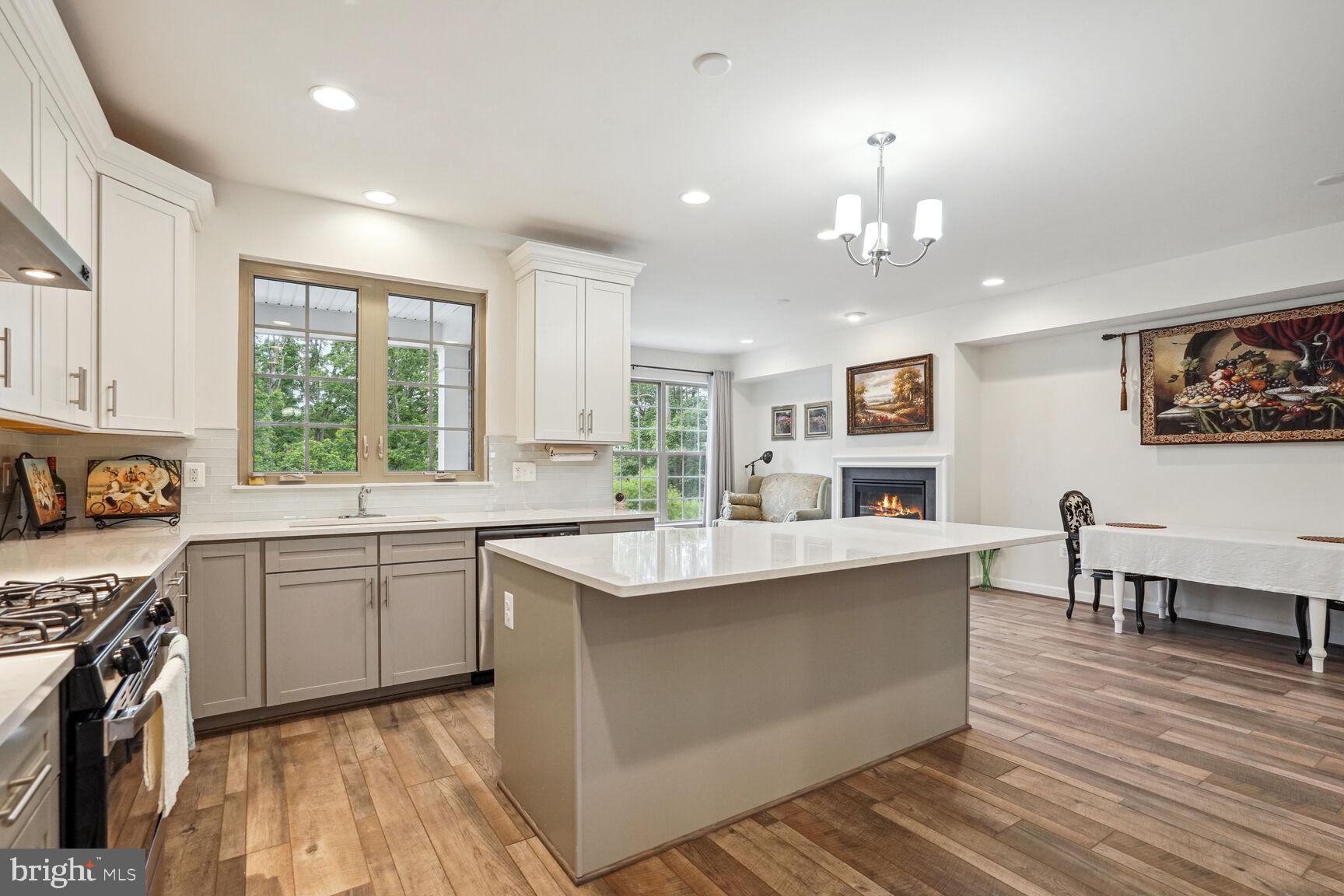 7937 TURTLE CREEK CIRCLE