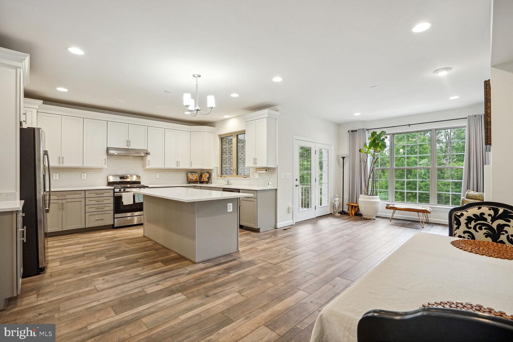 7937 TURTLE CREEK CIRCLE