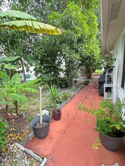 7113 NW 71st Street