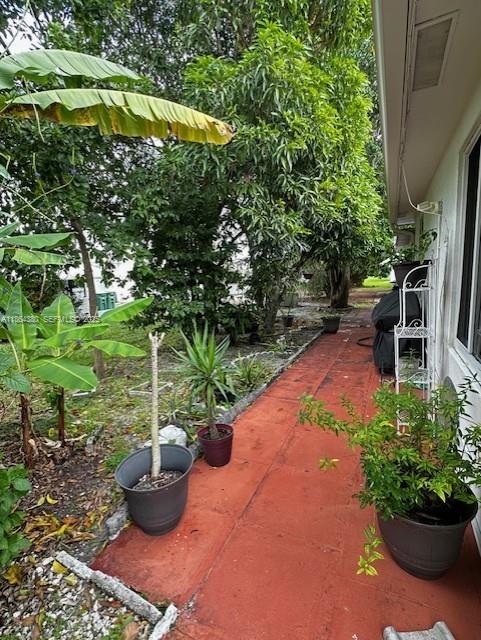 7113 NW 71st Street