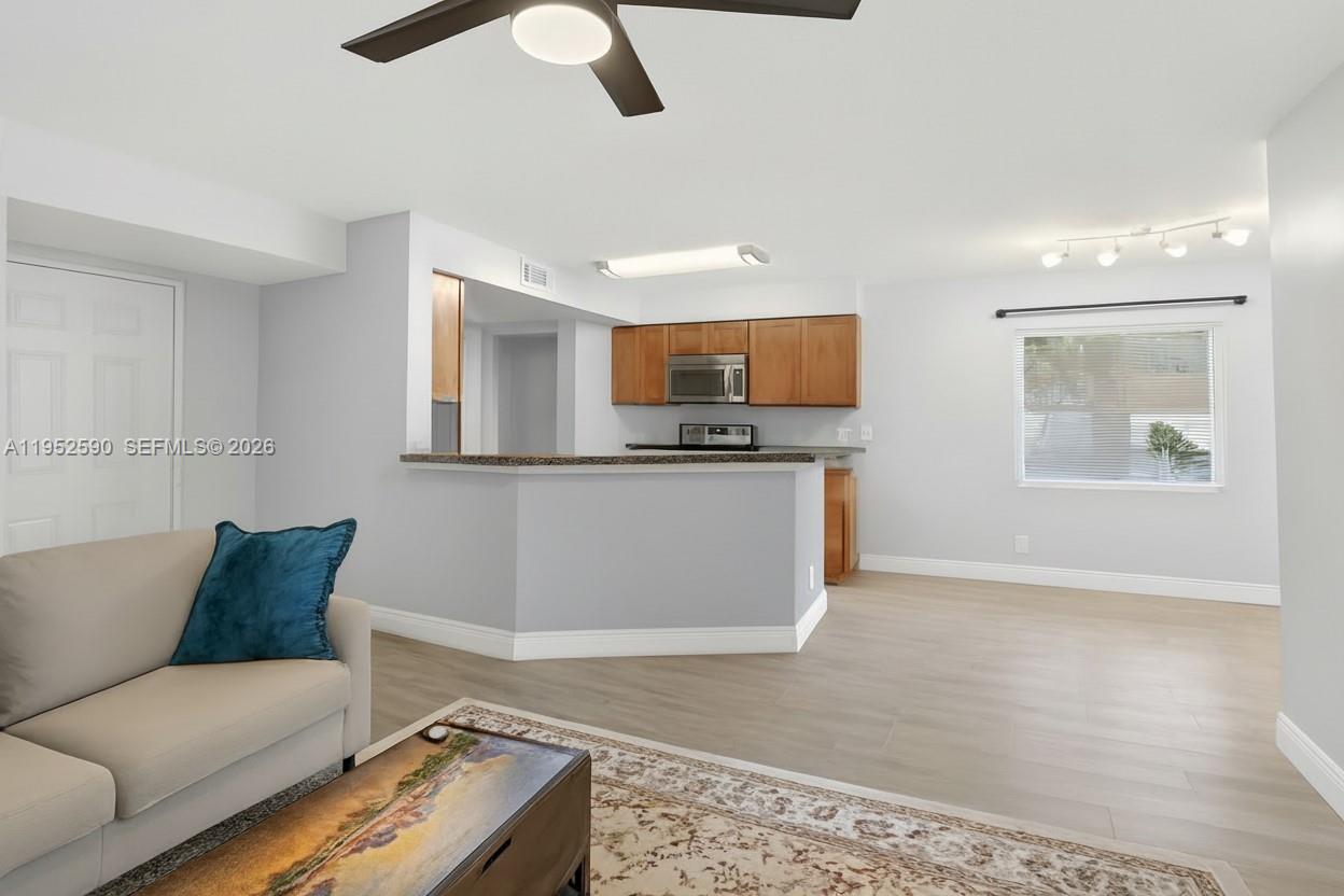 9999 Summerbreeze Drive 401