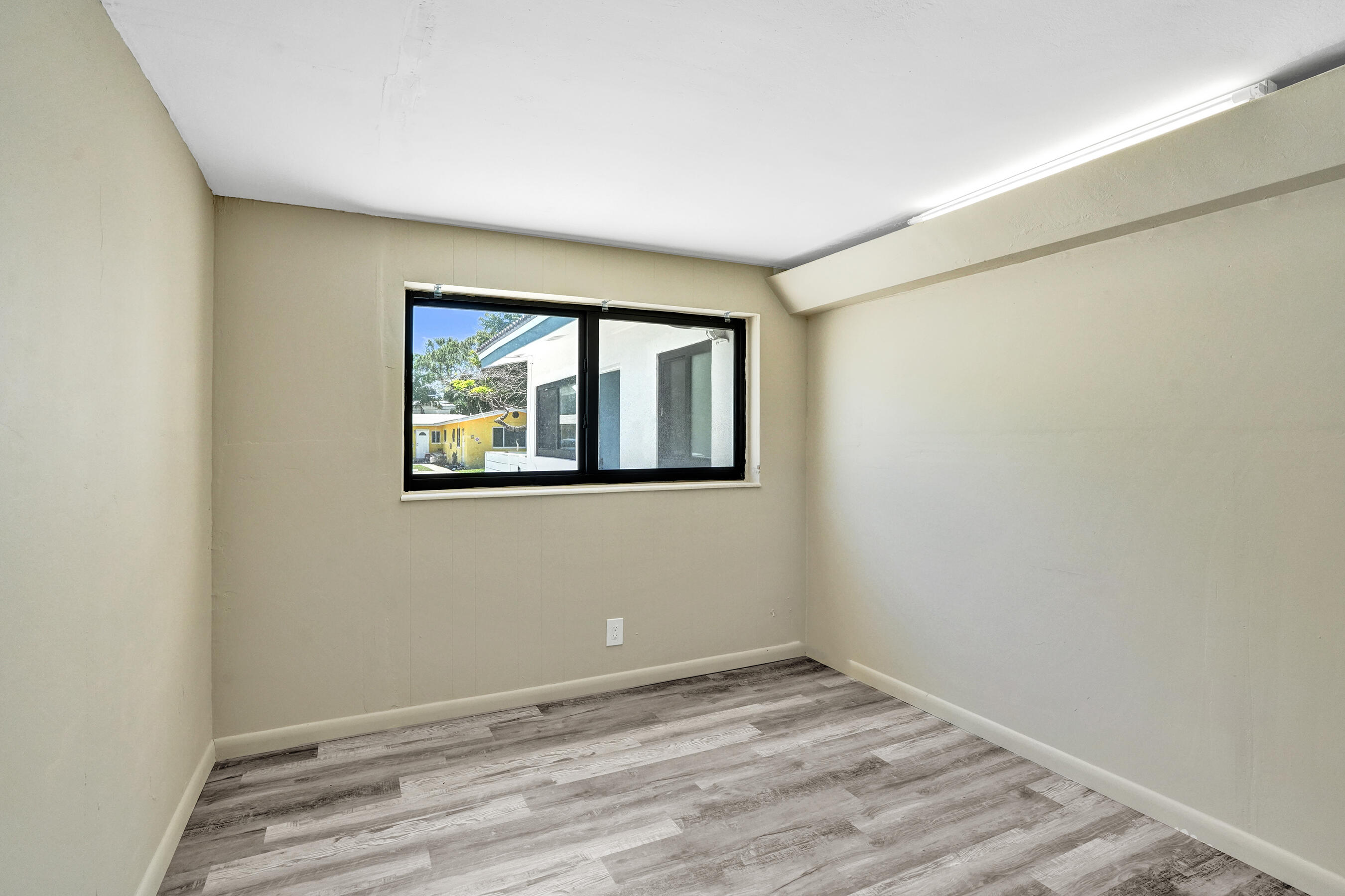 2500 NE 16th Avenue