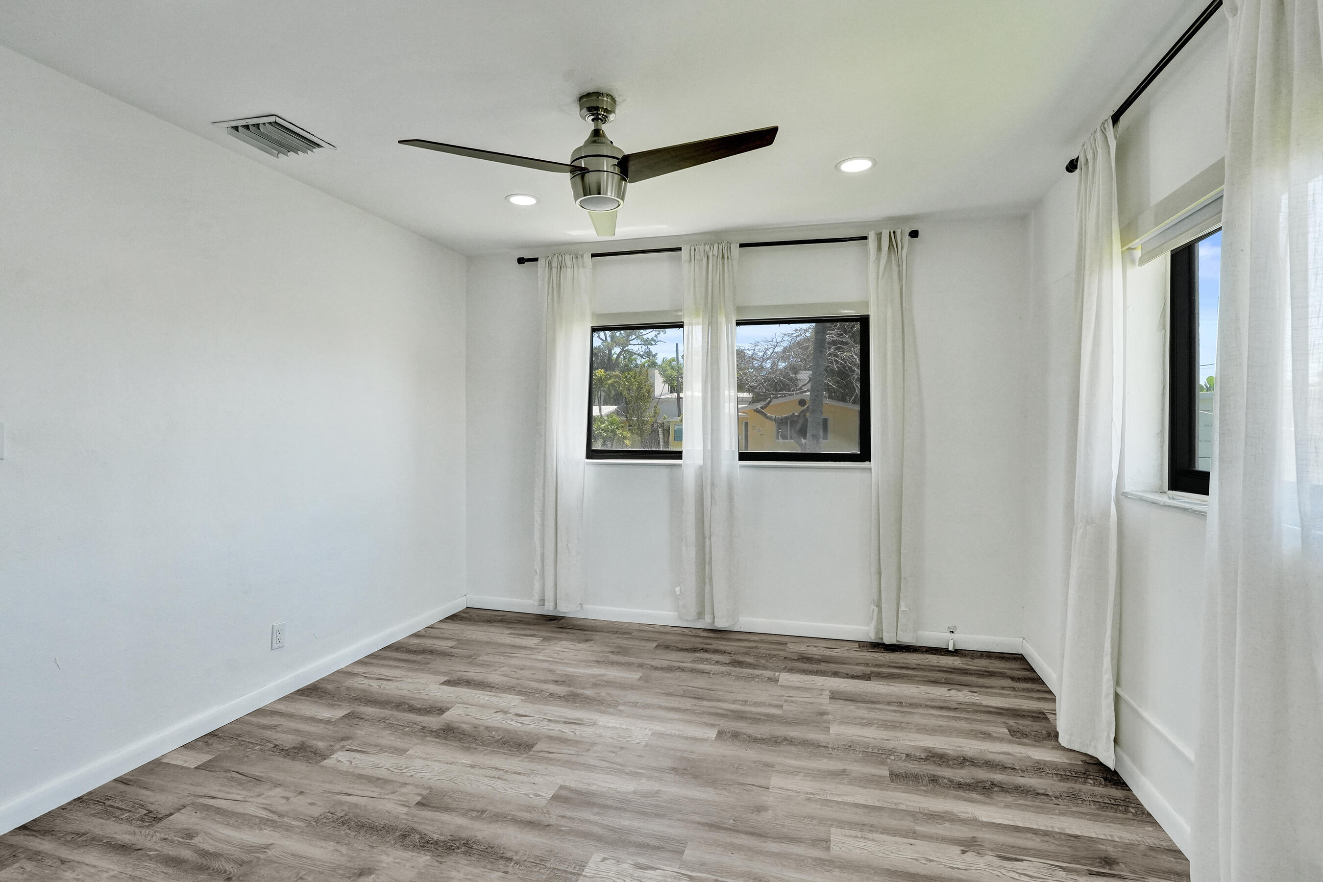 2500 NE 16th Avenue