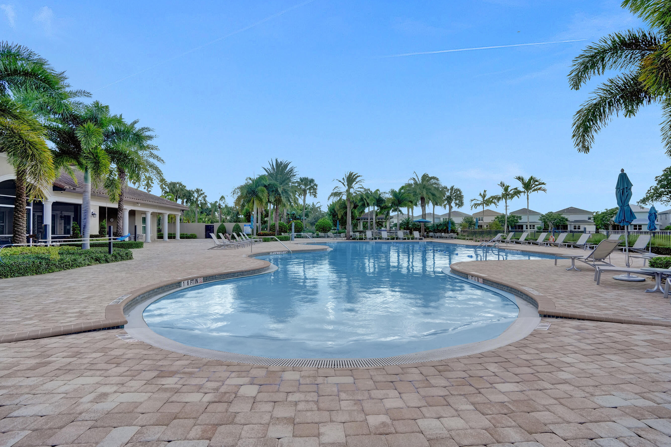 1300 Eucalyptus Drive 3