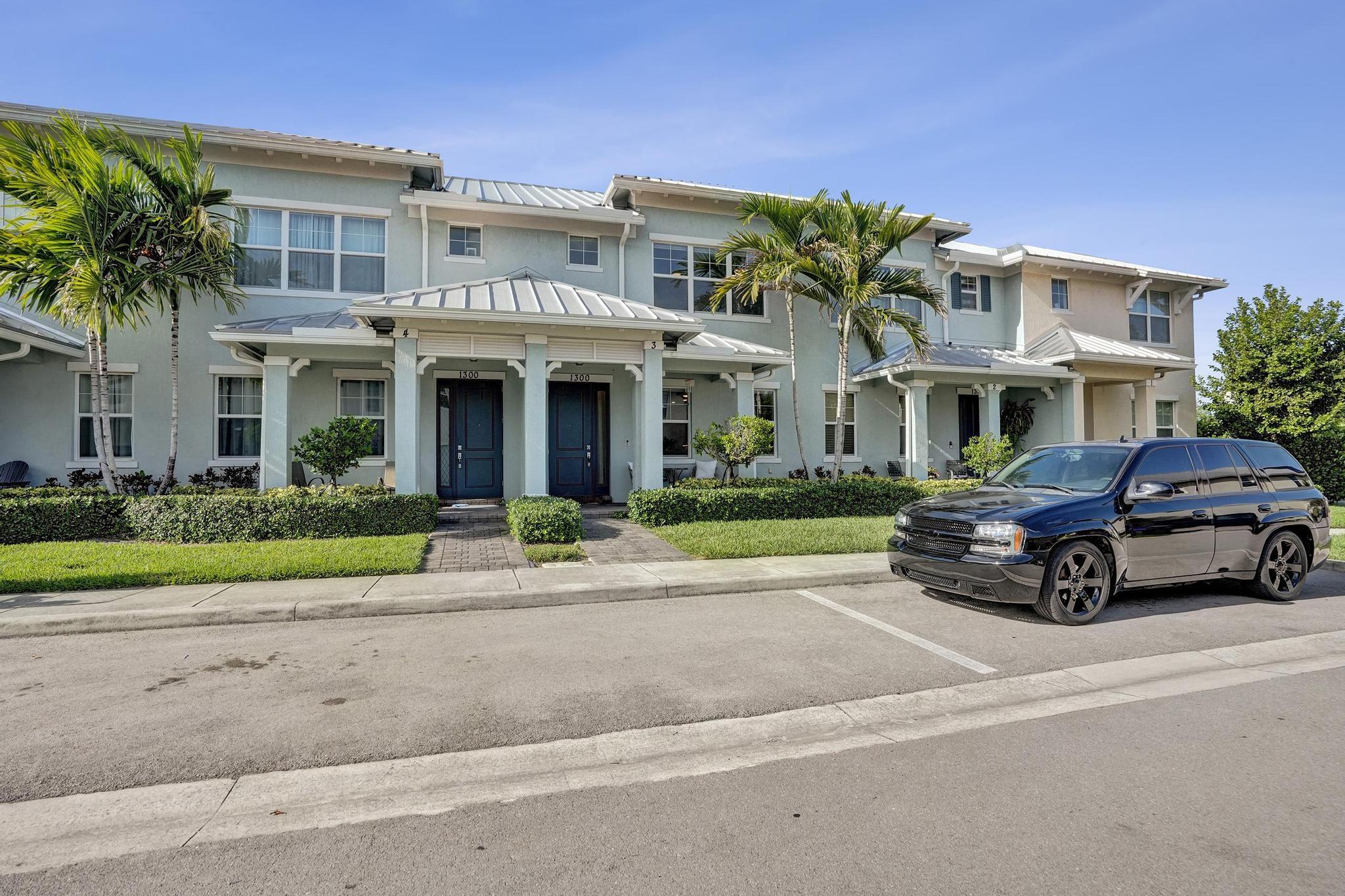 1300 Eucalyptus Drive 3
