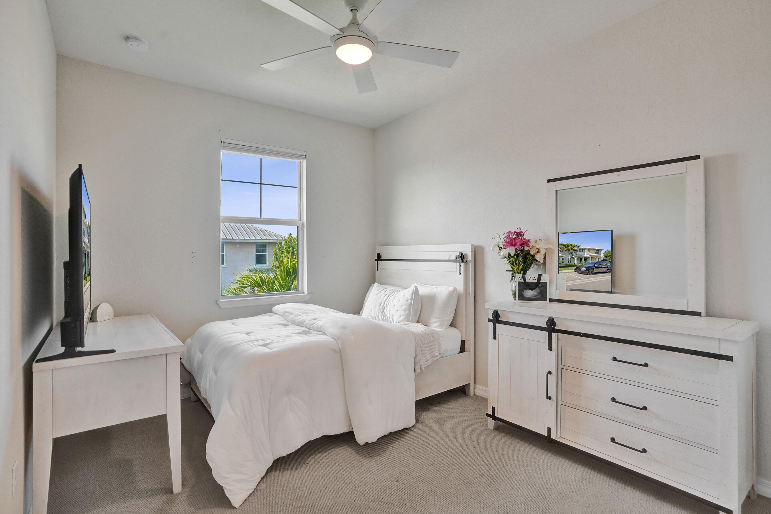 1300 Eucalyptus Drive 3