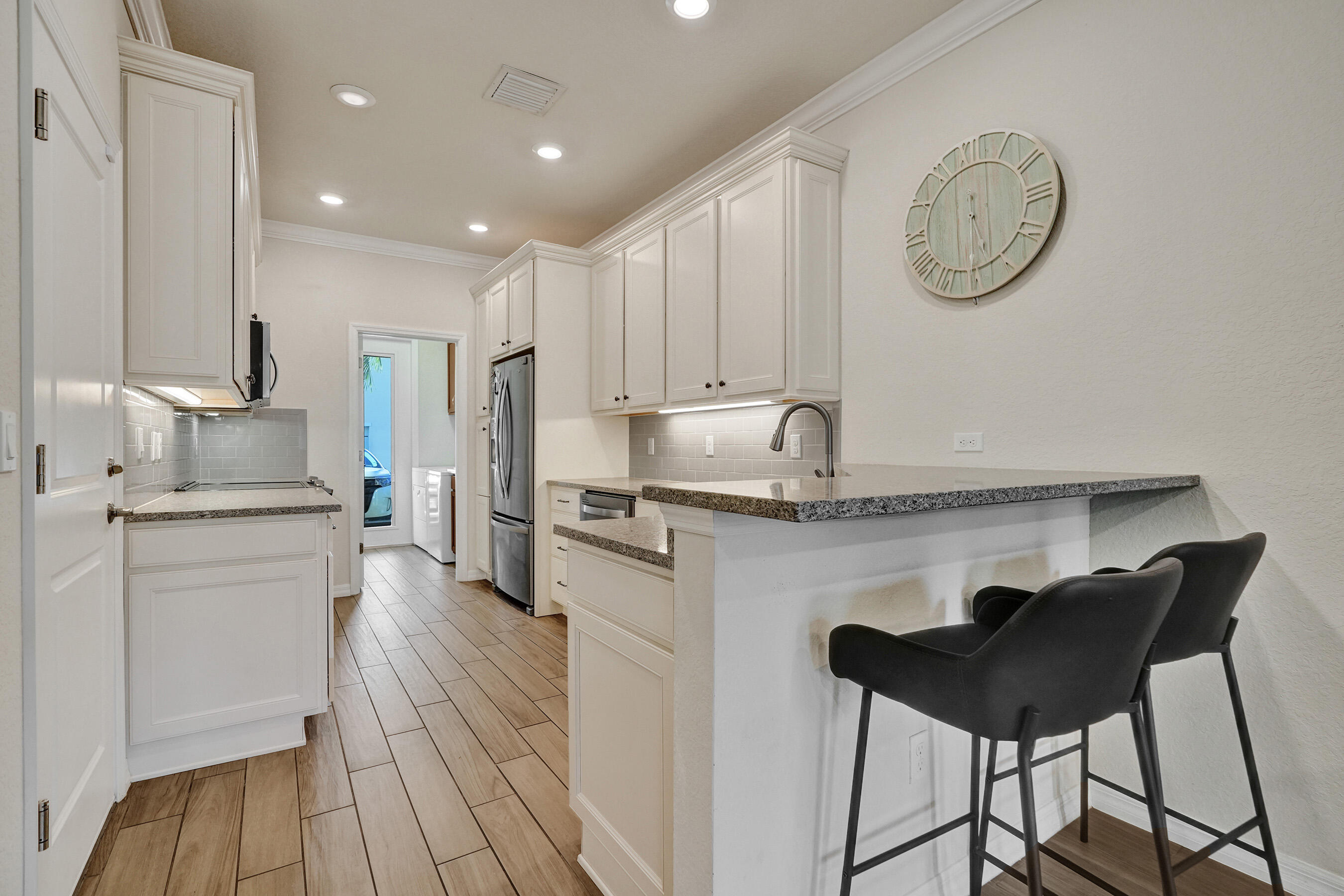 1300 Eucalyptus Drive 3