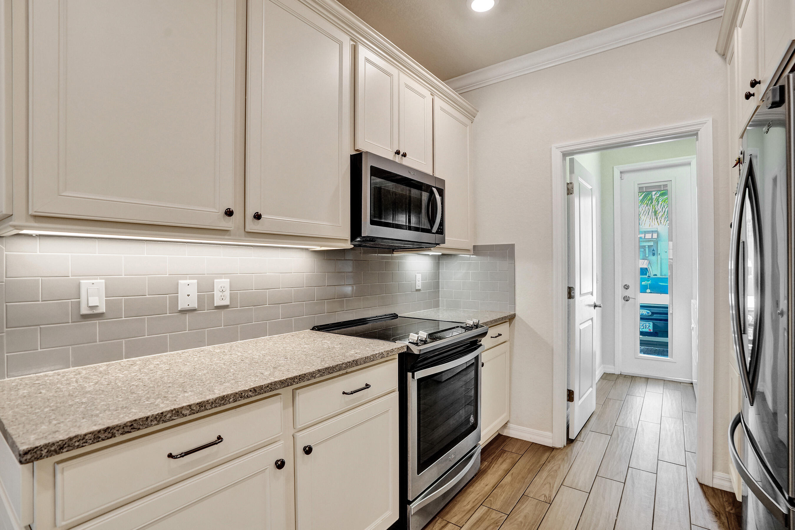 1300 Eucalyptus Drive 3