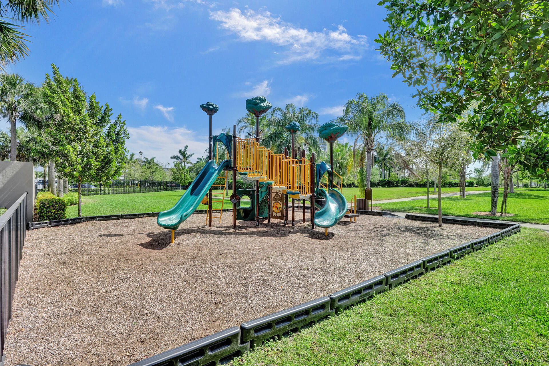 1300 Eucalyptus Drive 3