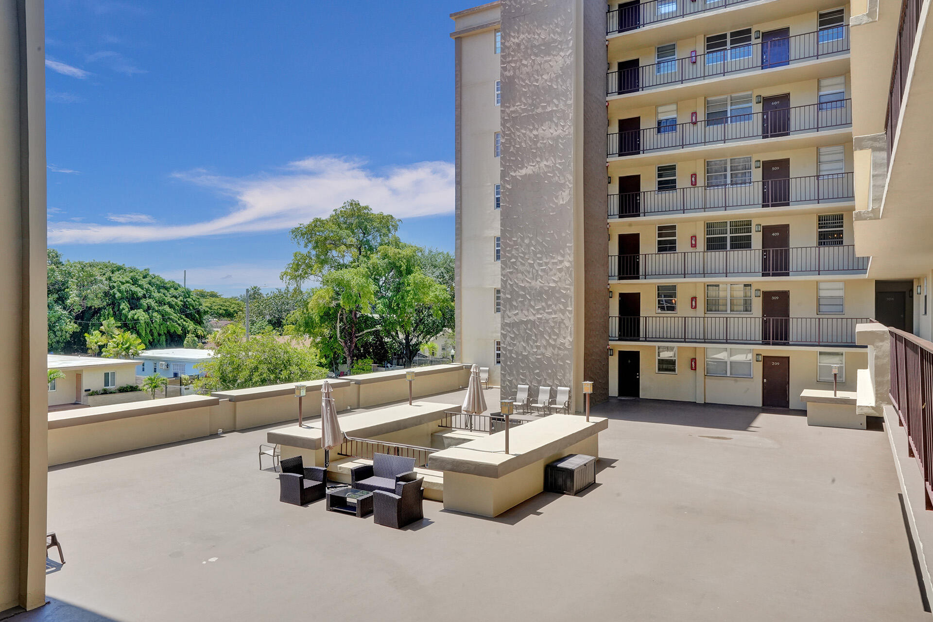 1811 Jefferson Street 404