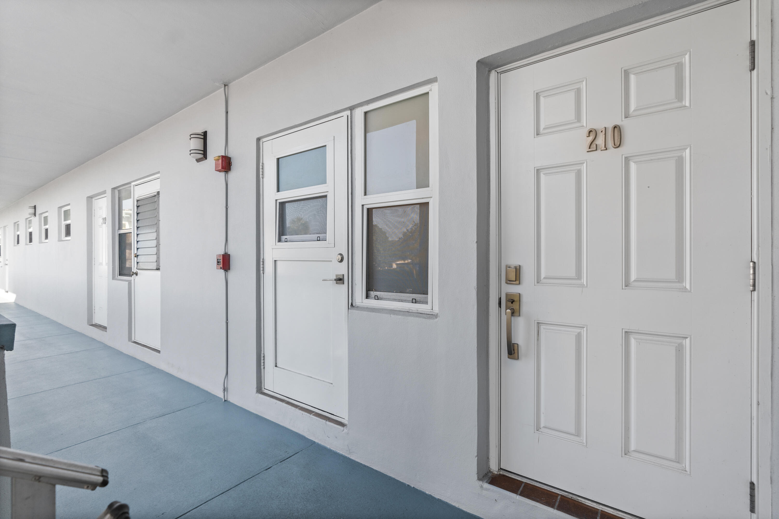 2223 PARK Lane 210
