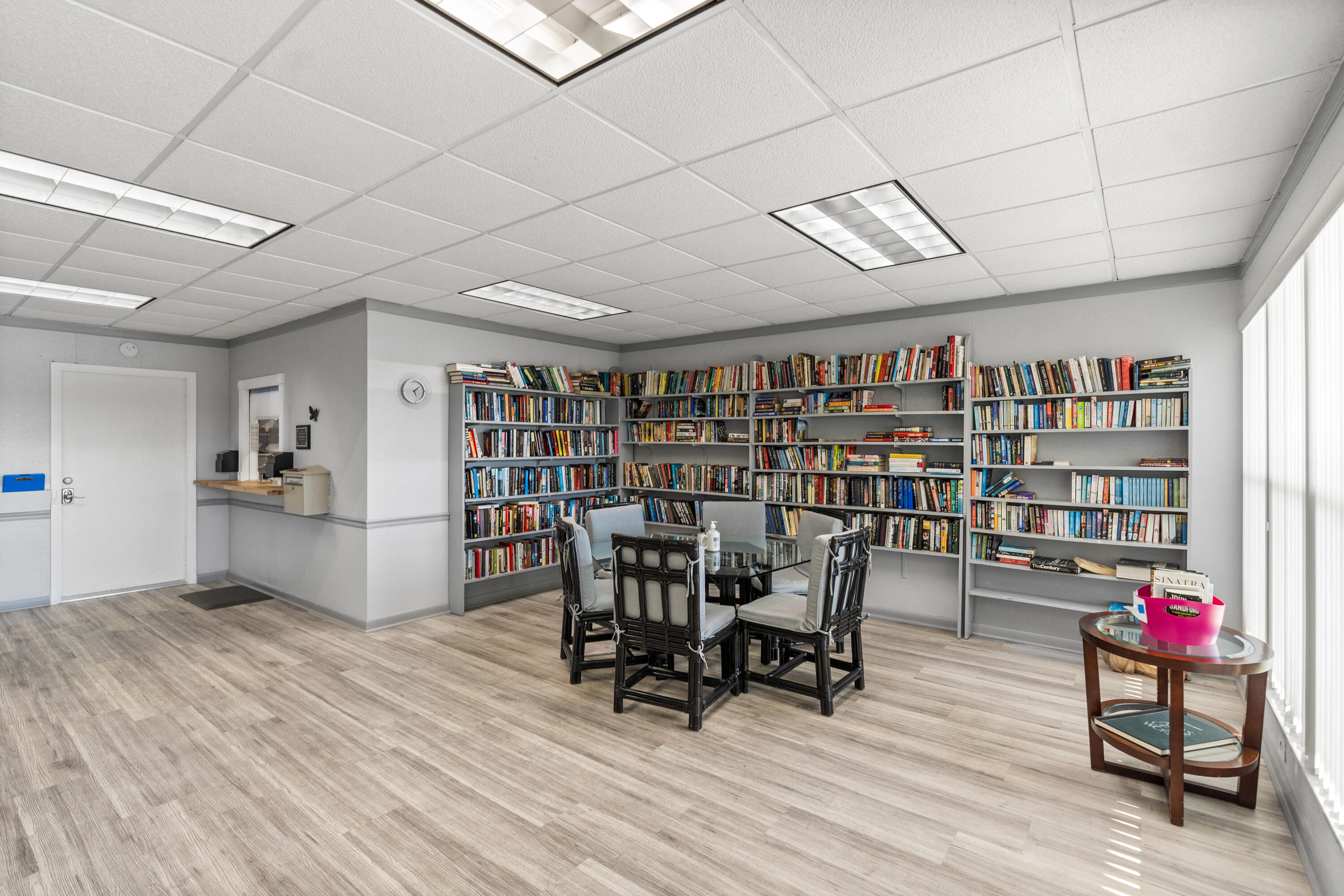 2223 PARK Lane 210