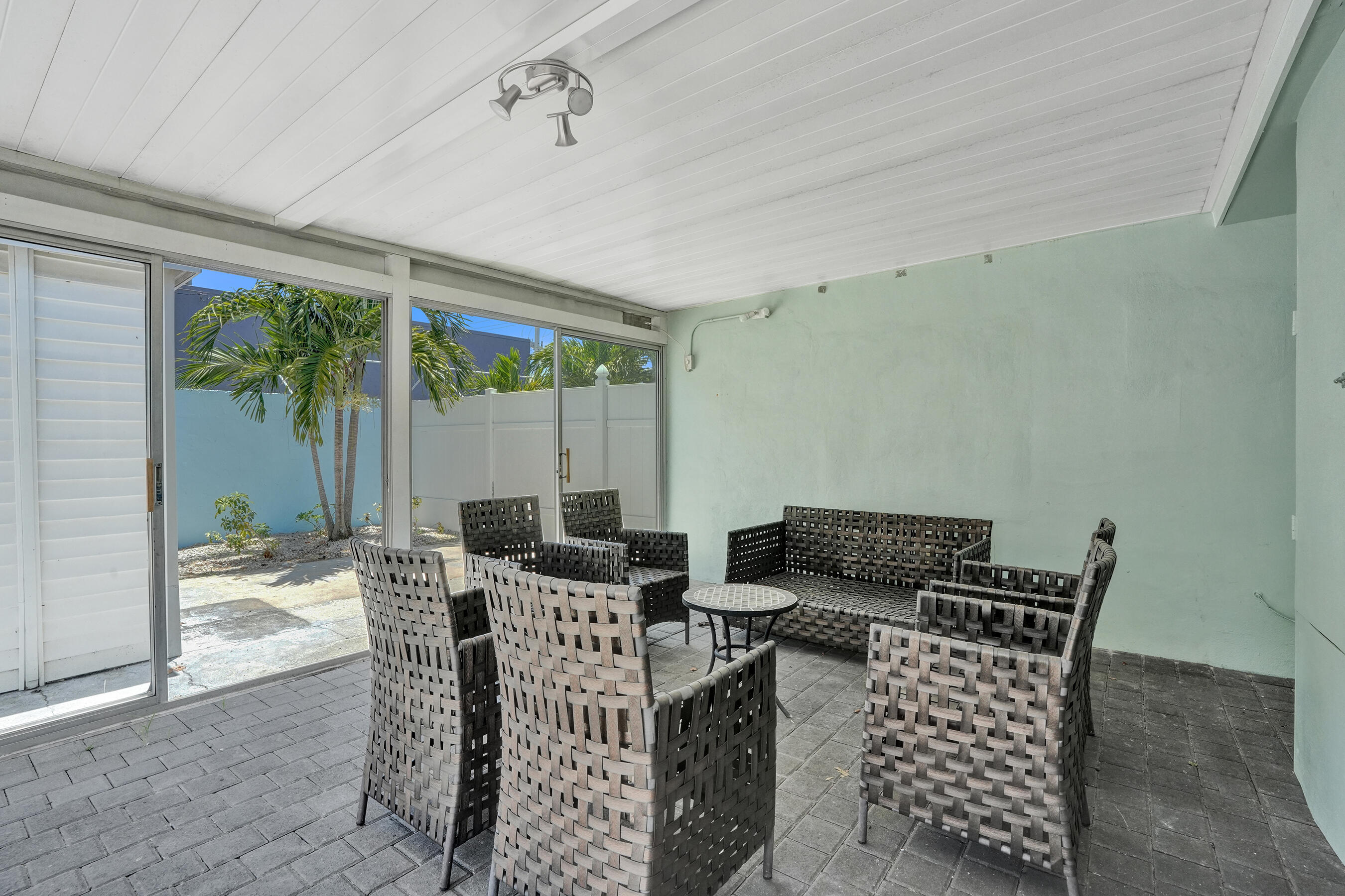 230 NE 45TH Street