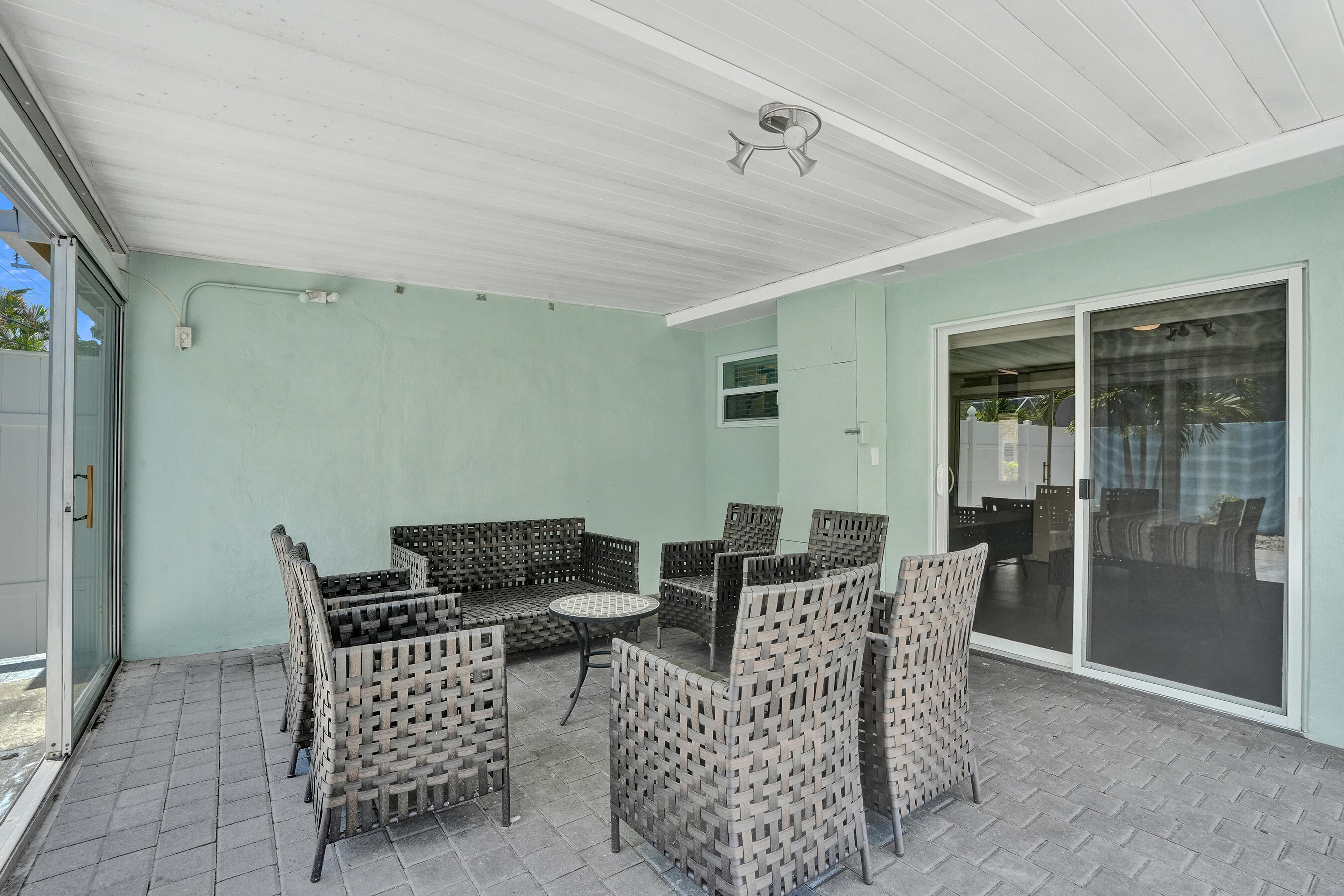 230 NE 45TH Street