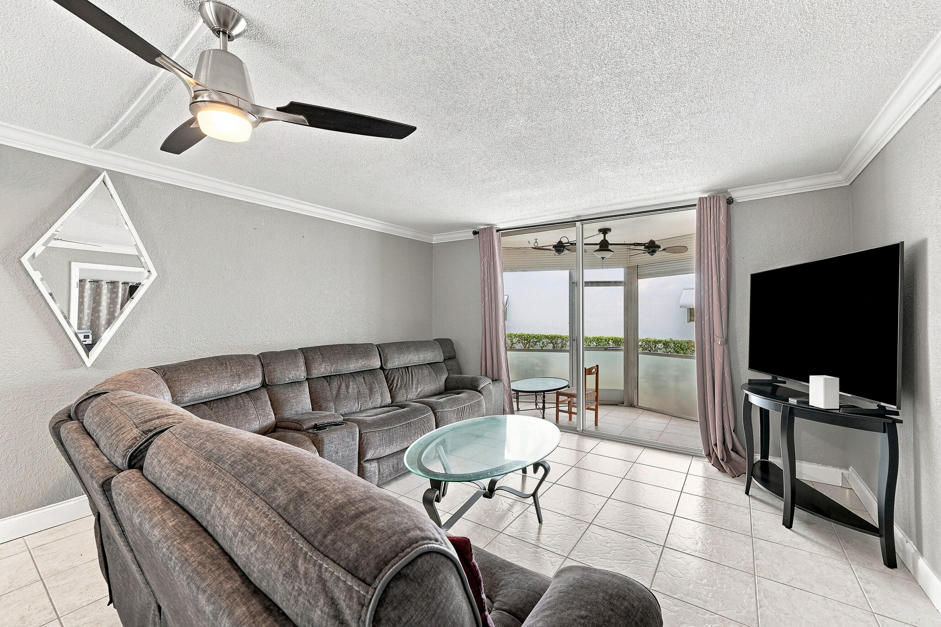 1040 SE 4TH Avenue 135