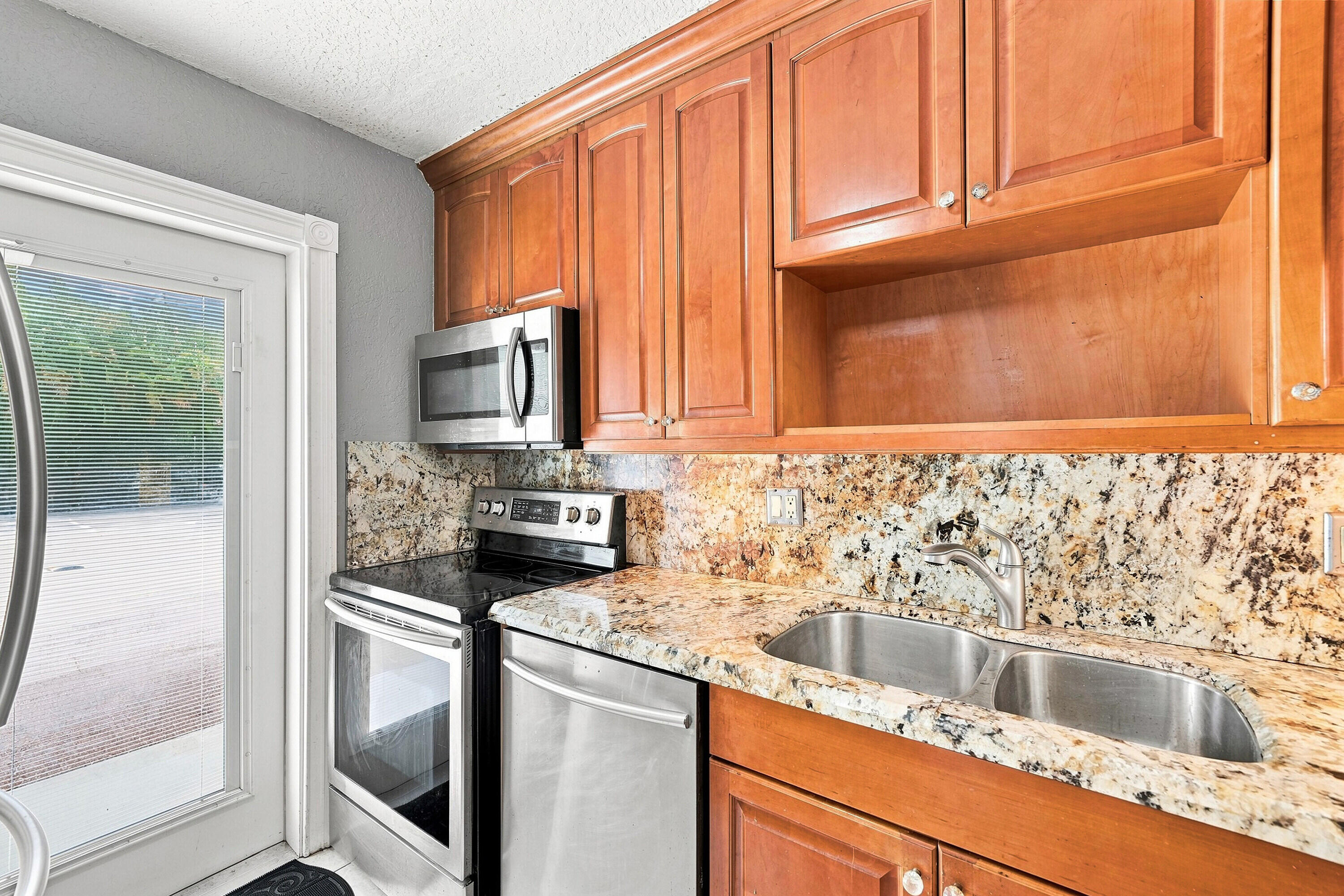 1040 SE 4TH Avenue 135