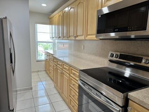7345 W 4TH Avenue 403