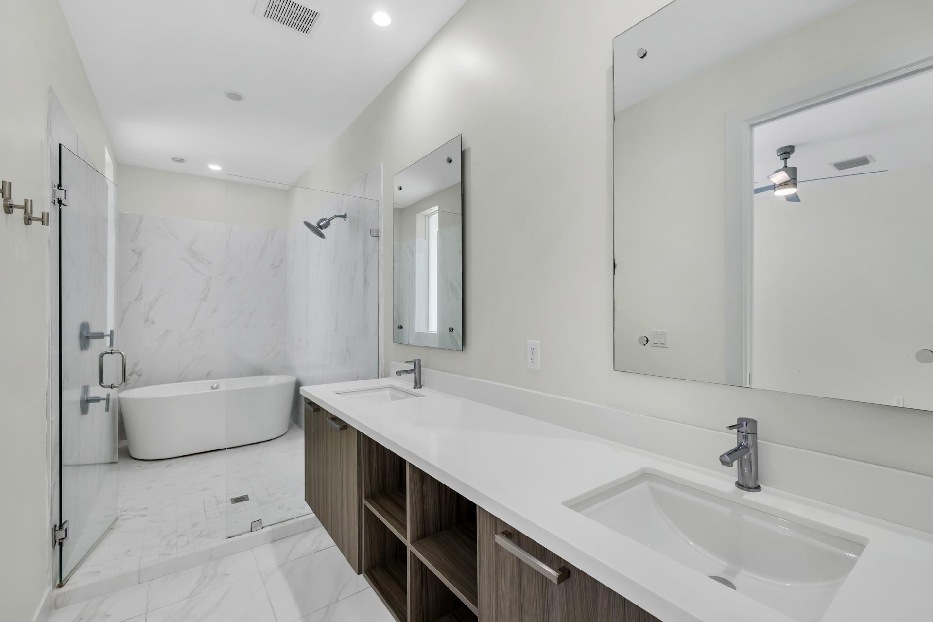 1025 NE 18th Ave 103