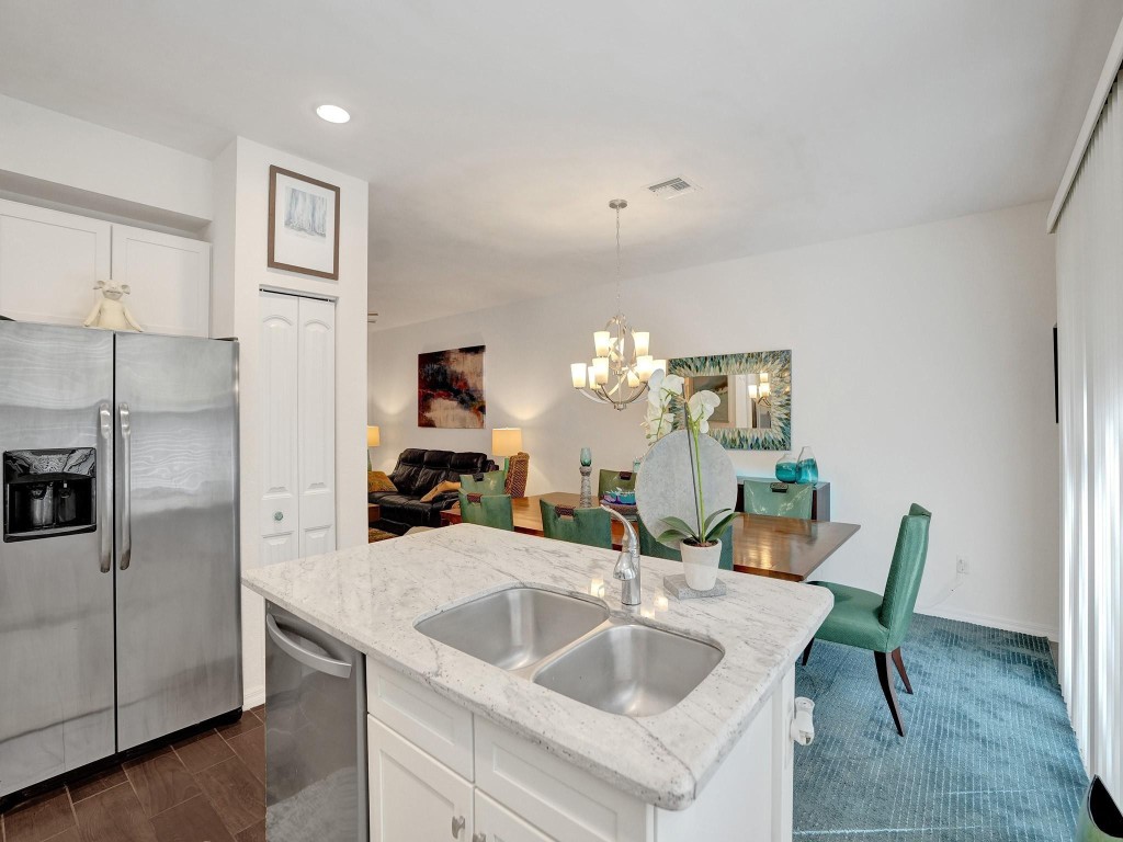 1042 NW 33rd Mnr 1042