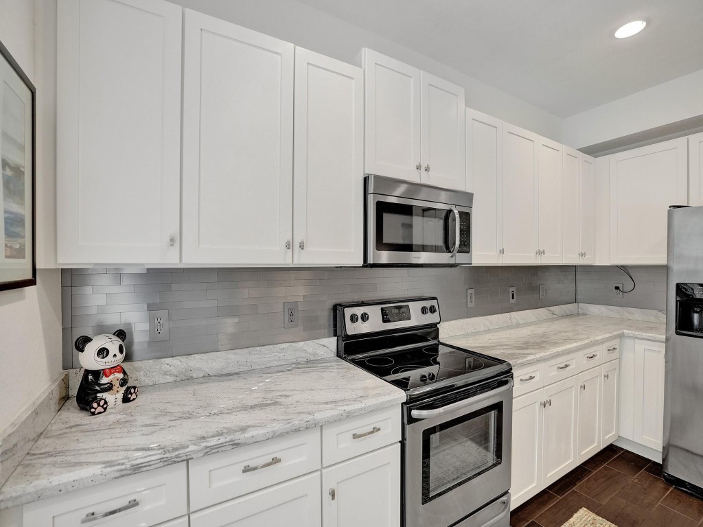 1042 NW 33rd Mnr 1042