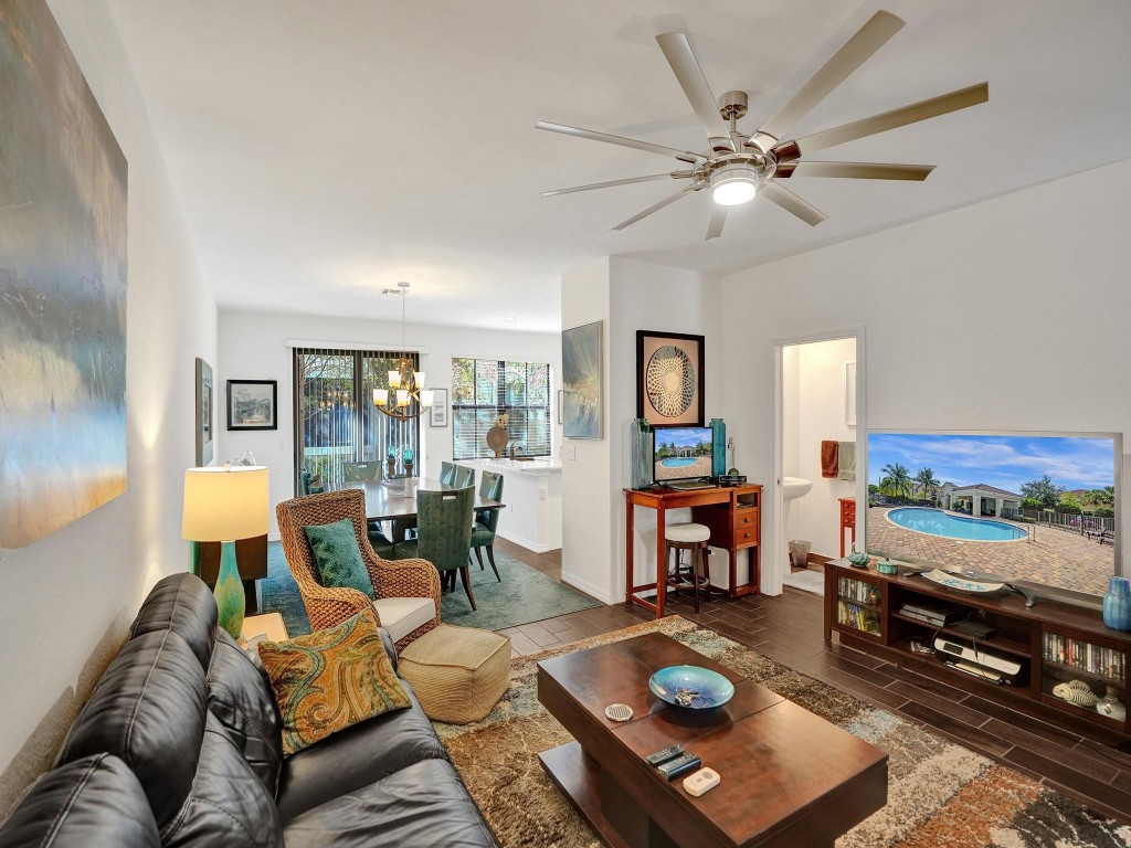 1042 NW 33rd Mnr 1042