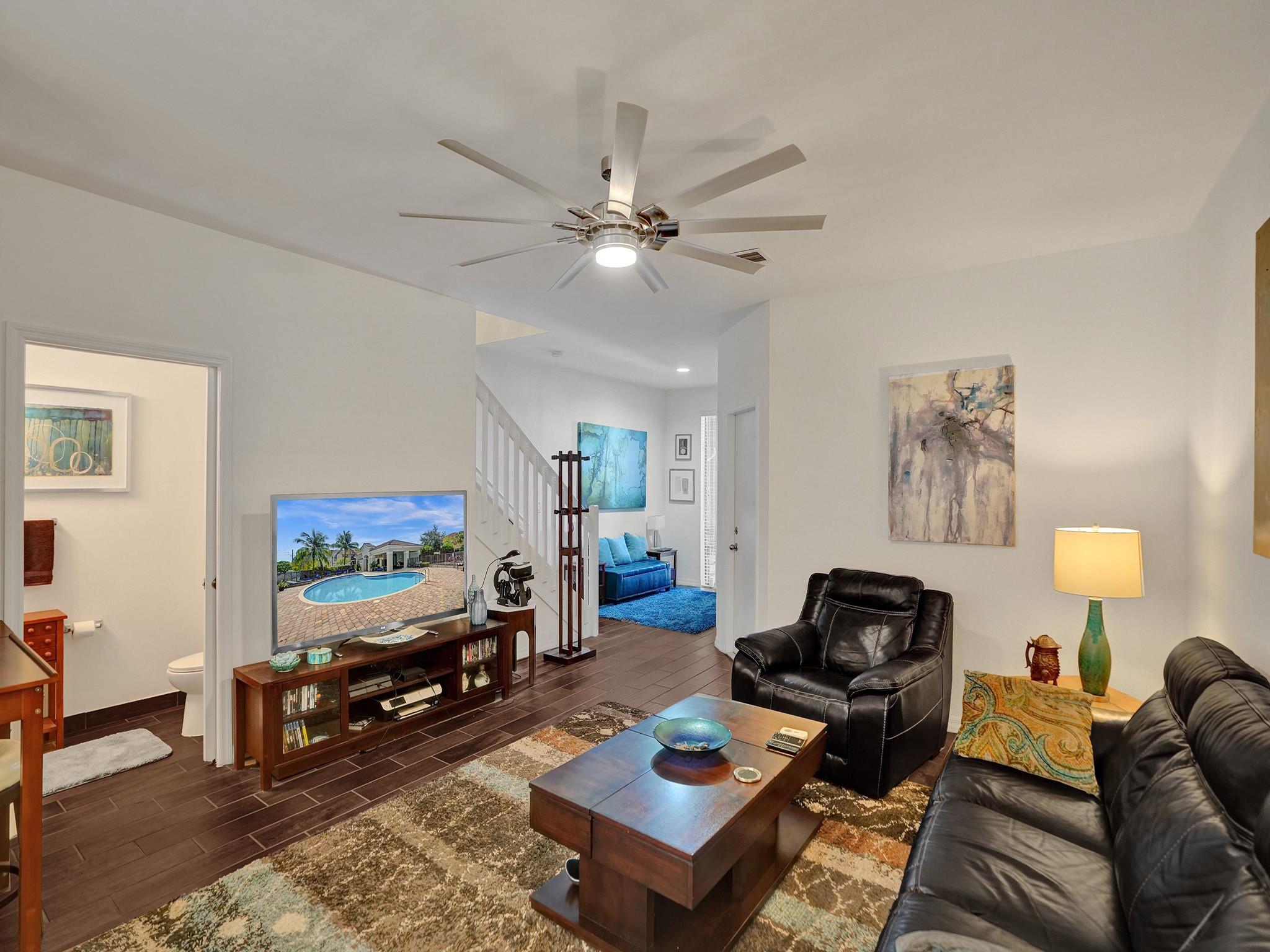 1042 NW 33rd Mnr 1042