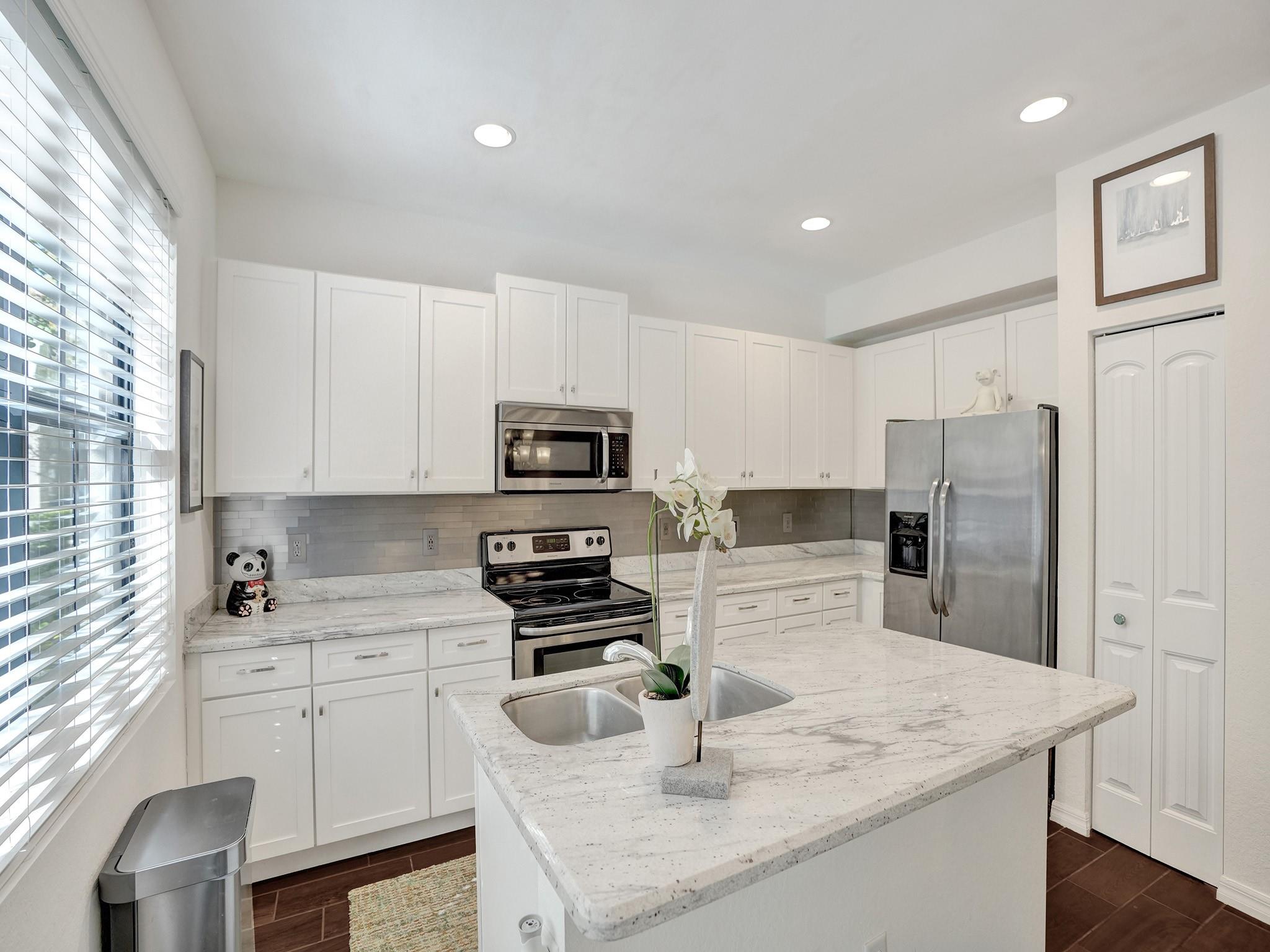 1042 NW 33rd Mnr 1042