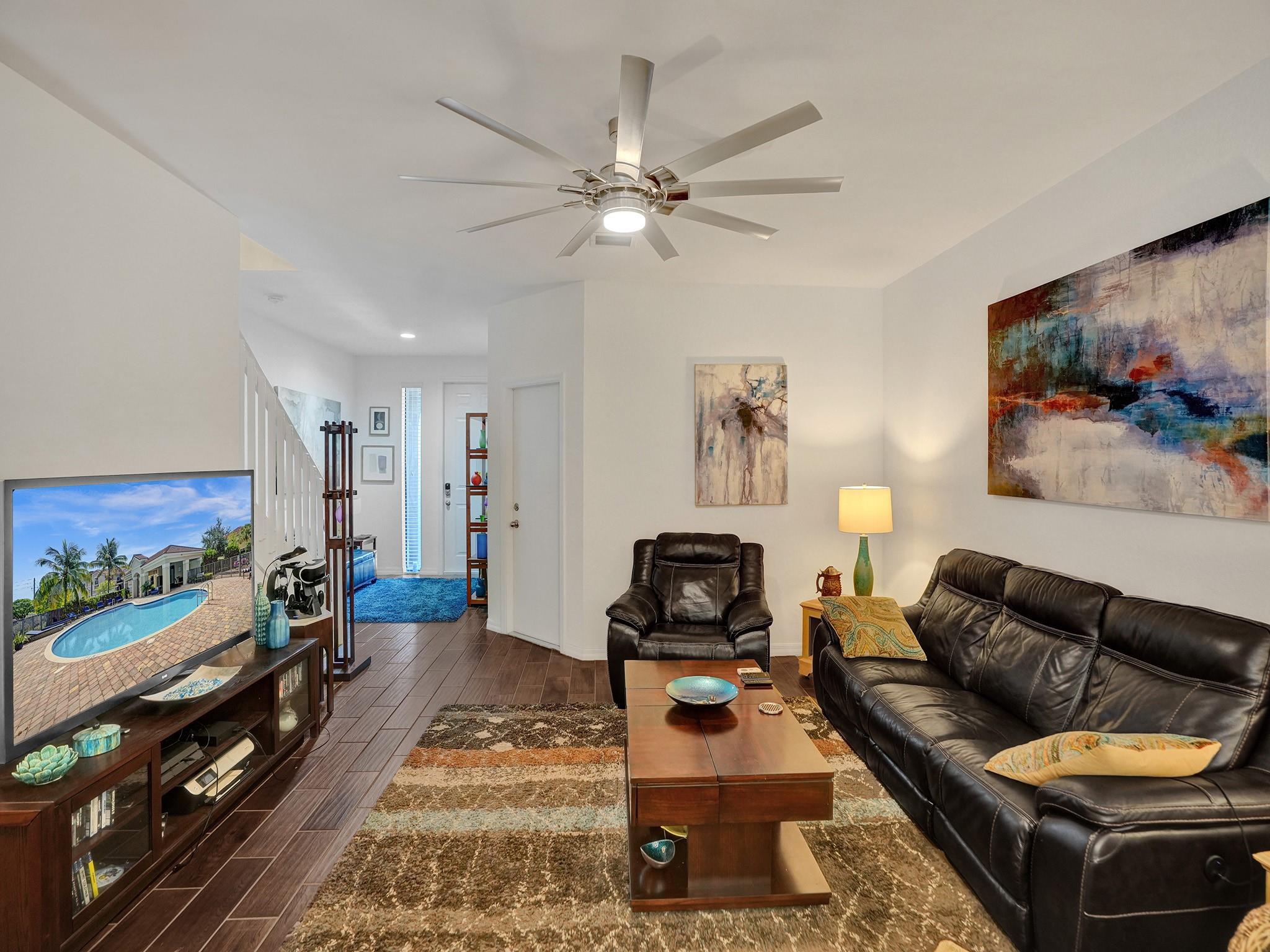 1042 NW 33rd Mnr 1042
